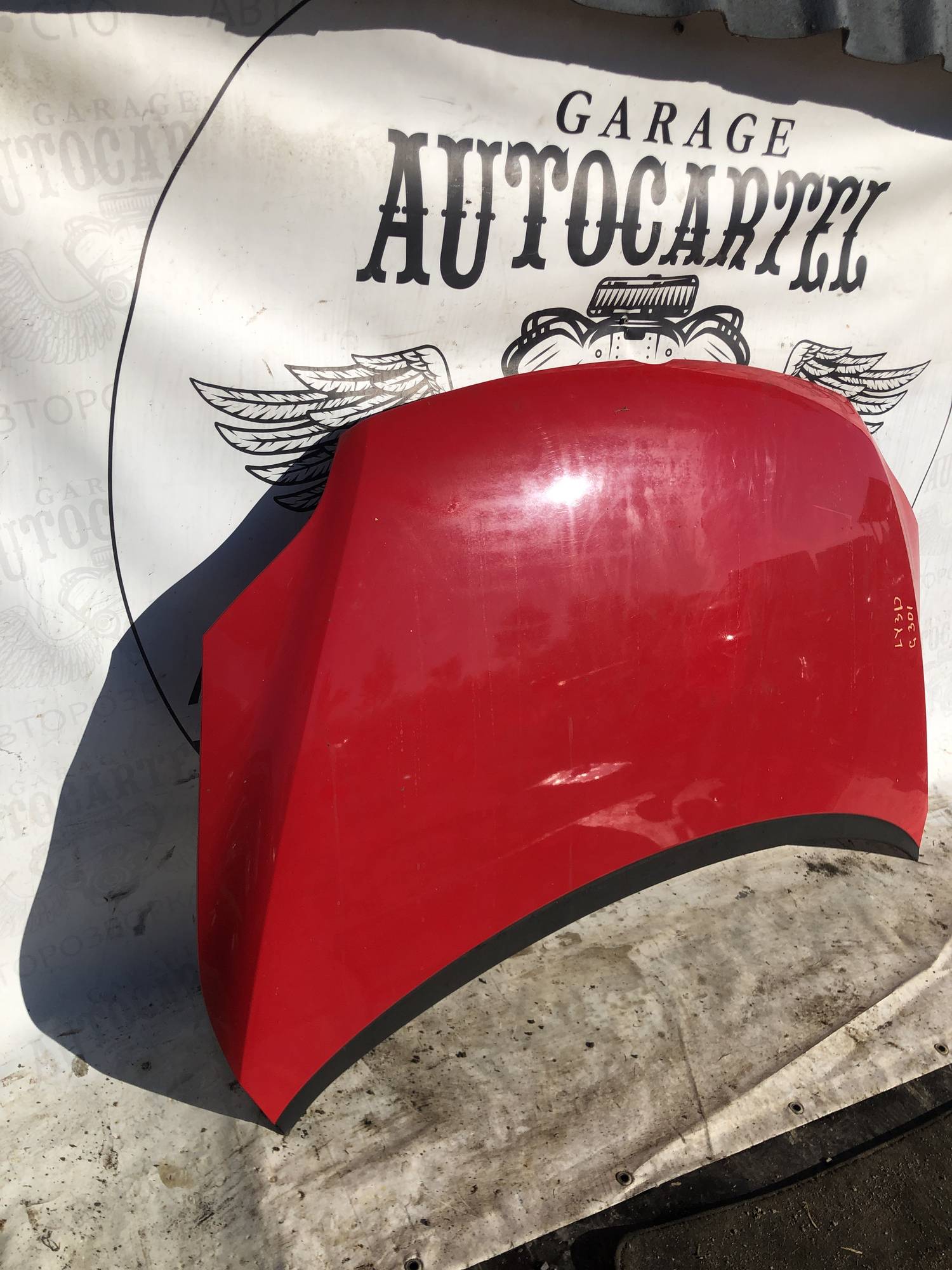 Капот передній Volkswagen Golf pluss 21908347