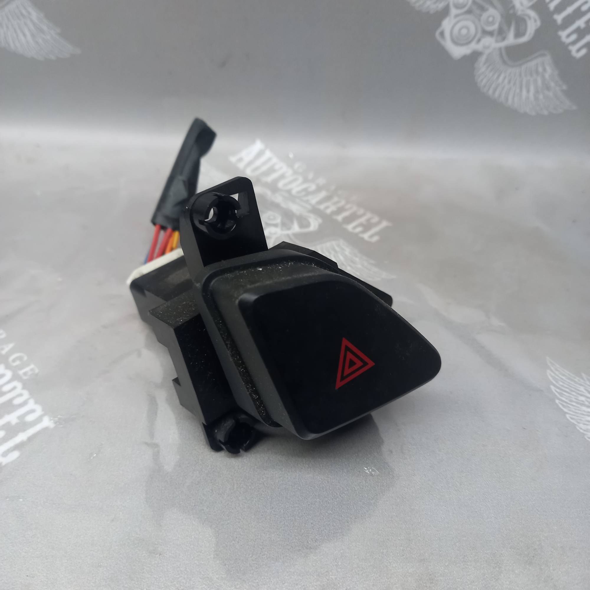 Кнопка аварійки Hyundai/Kia 864w0140