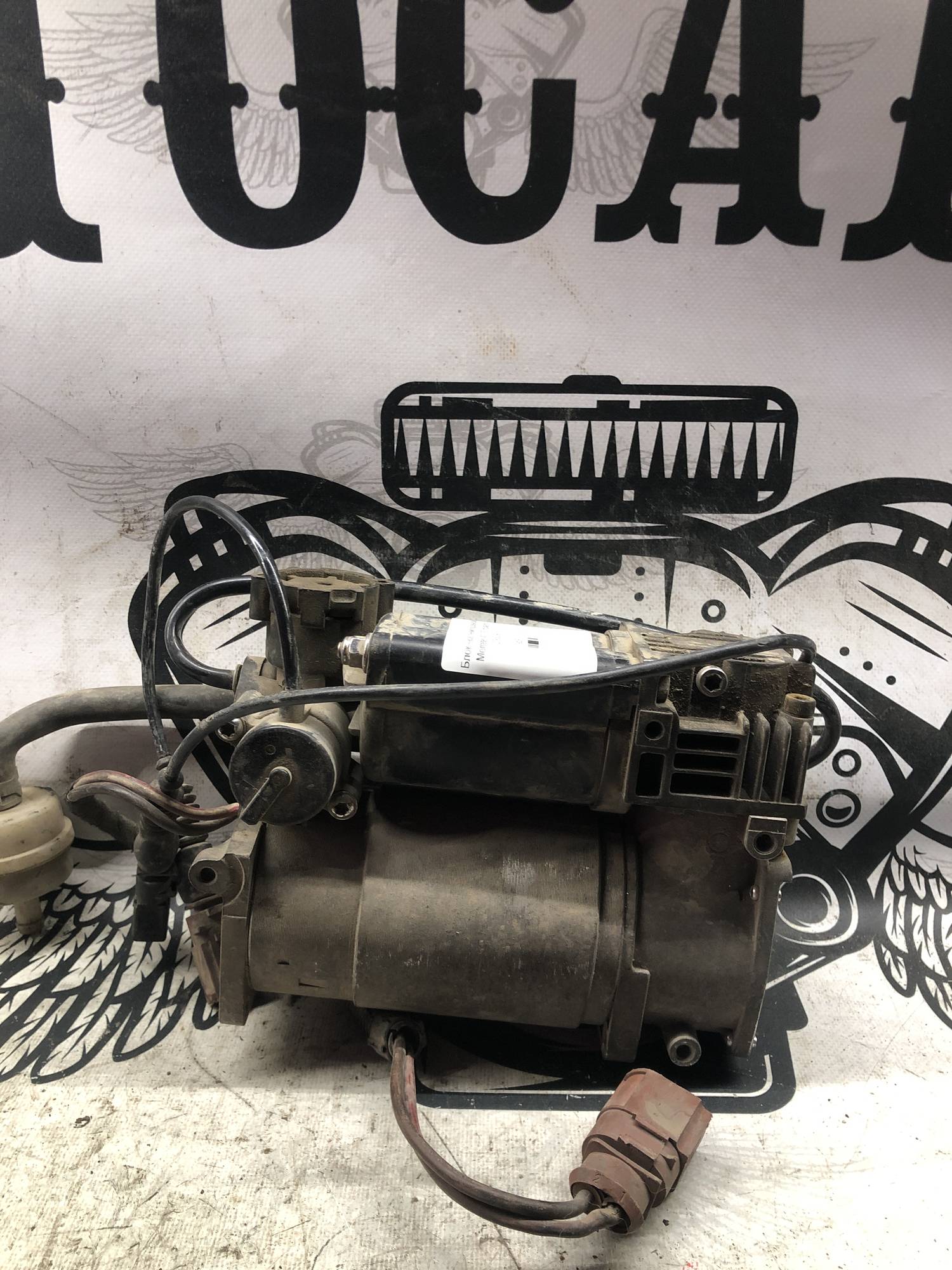 Блок -насос пневмпідвіски Mercedes W211 E class 21930829