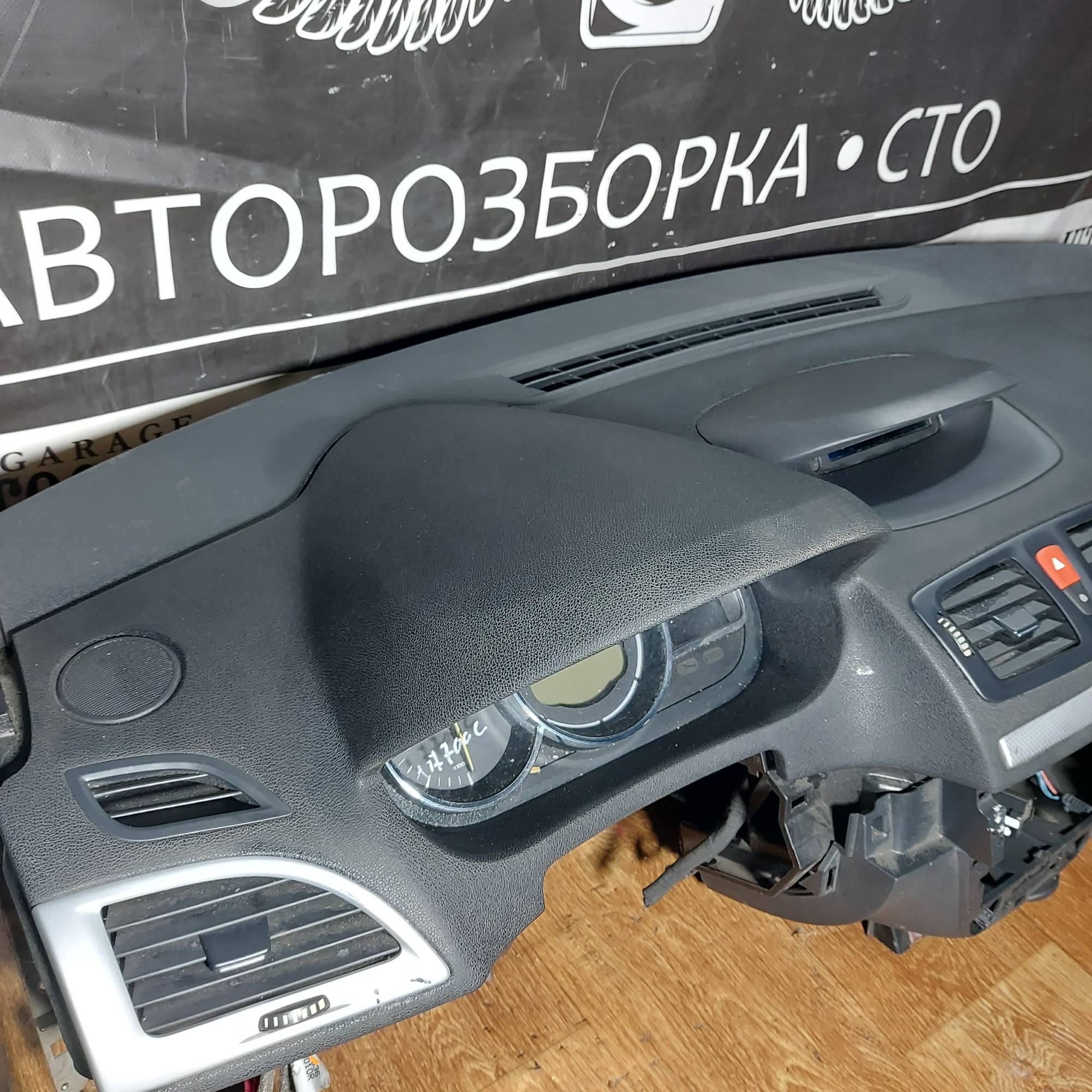 Торпедо Renault Megane III 2009-2016 T021