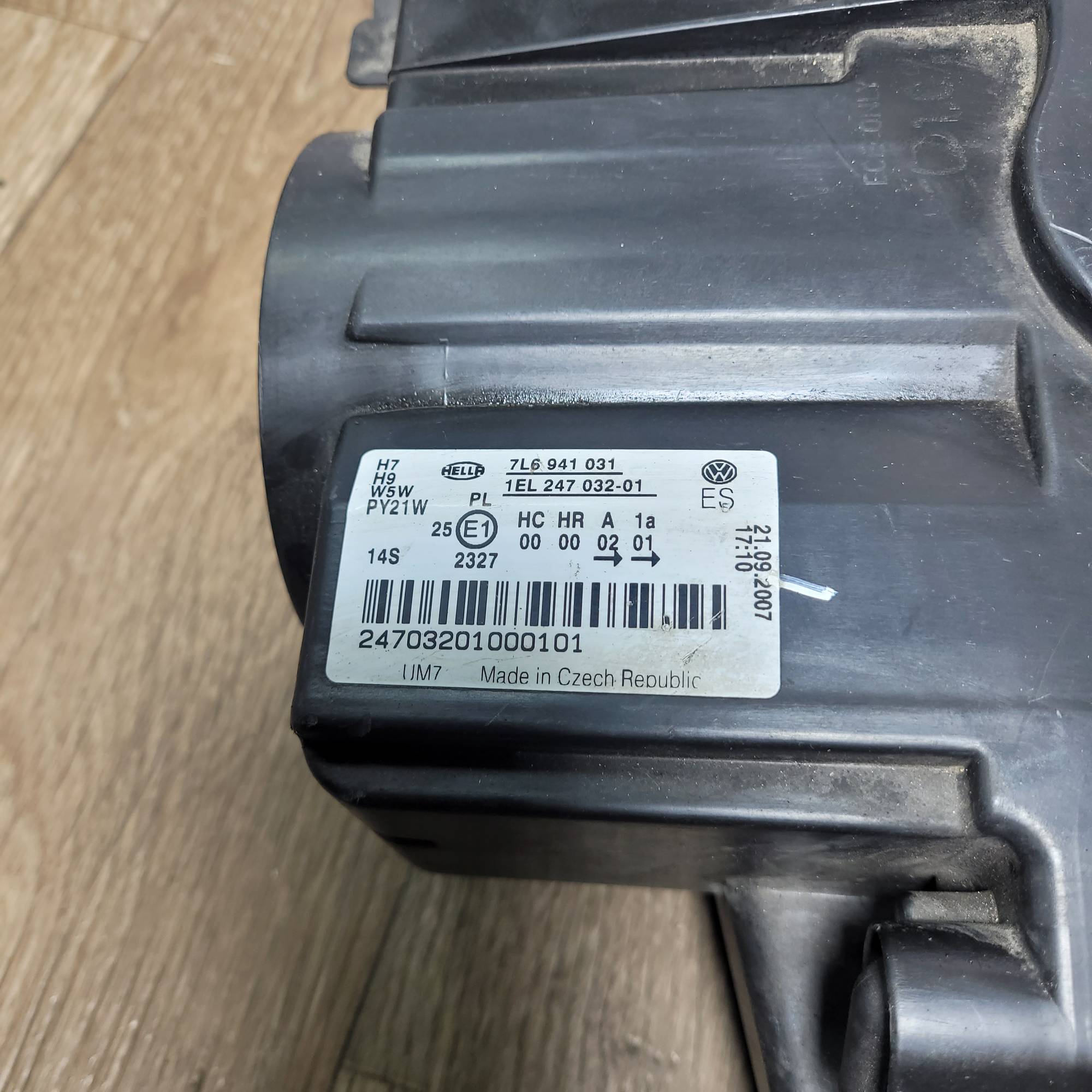 Фара передня ліва Vw touareg рестайлінг (2007-2010) 7L6941031