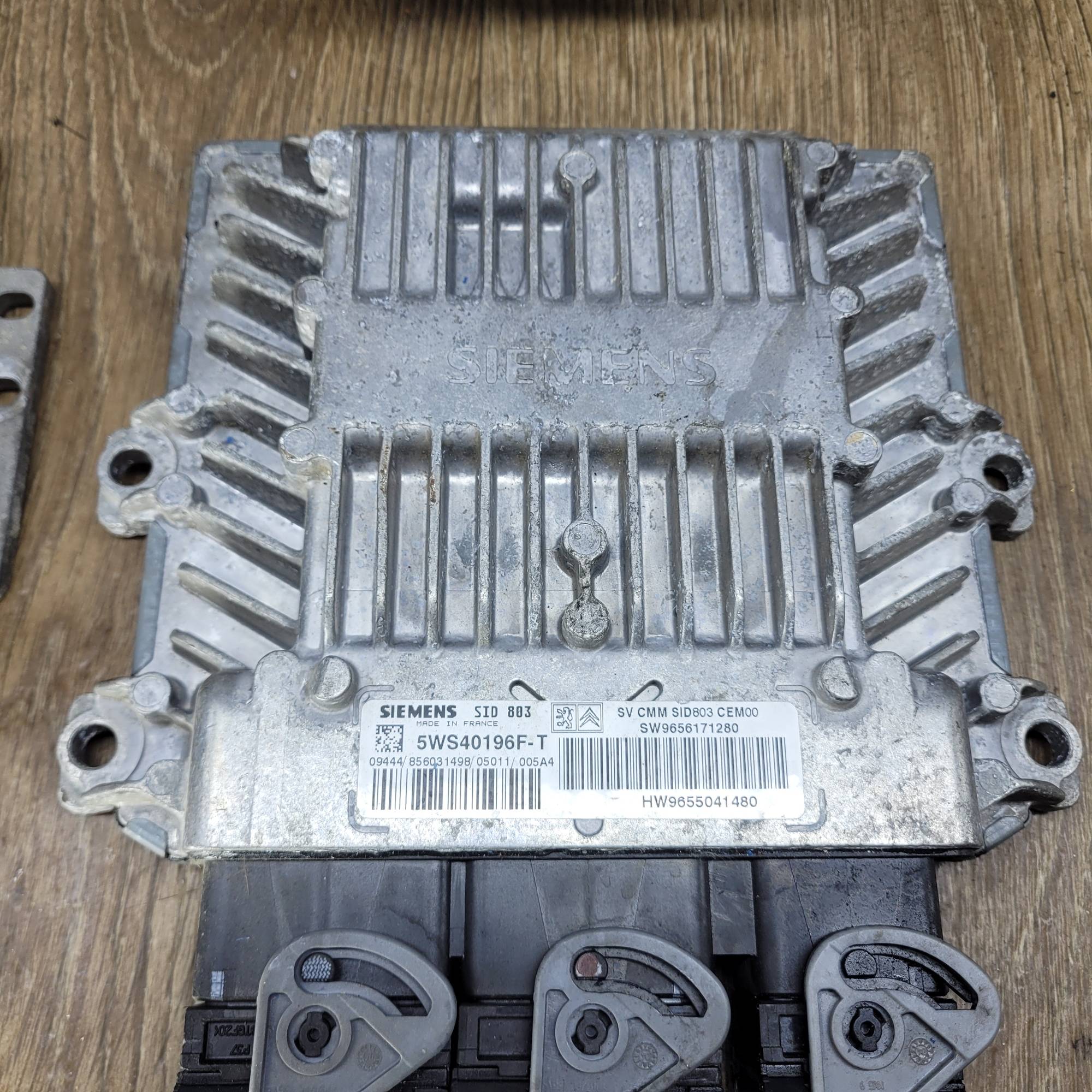 5ws40196ft блок керування двигуном peugeot 407