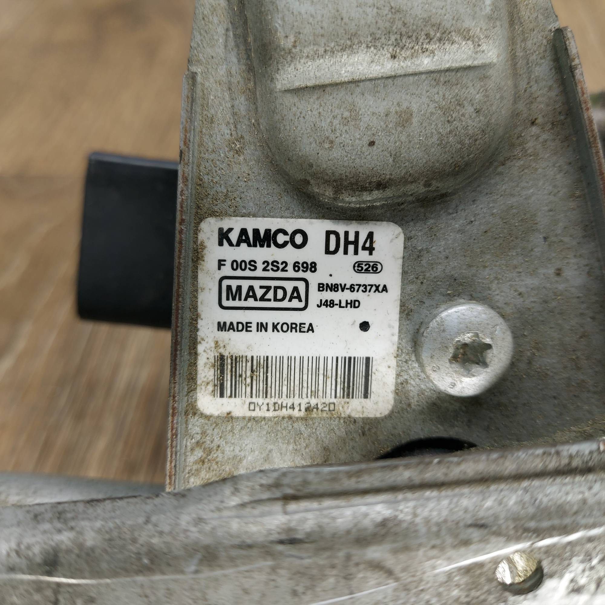 BN8V6737XA Моторчик переднього склоочисника Mazda 3 BK