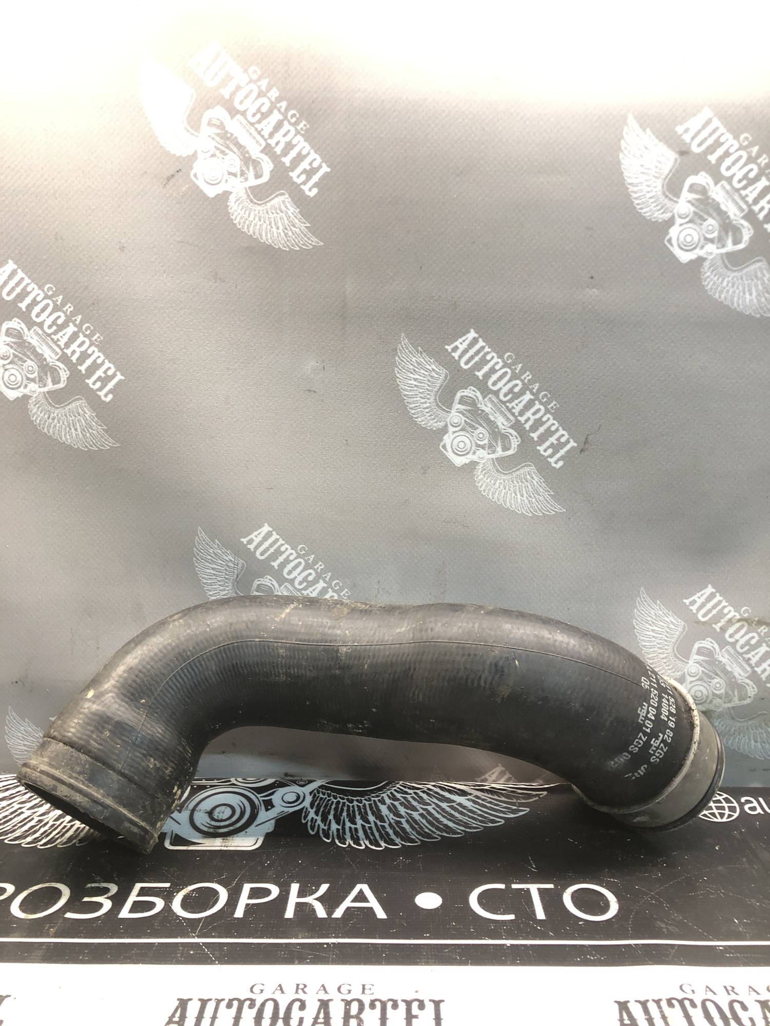 Патрубок інтеркулера Mercedes W211 2.2 A2115281982