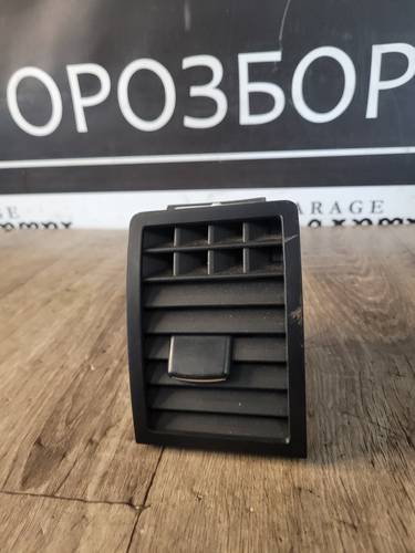 Дефлектор салона обдува VW Touareg 02-10 7l6819704m