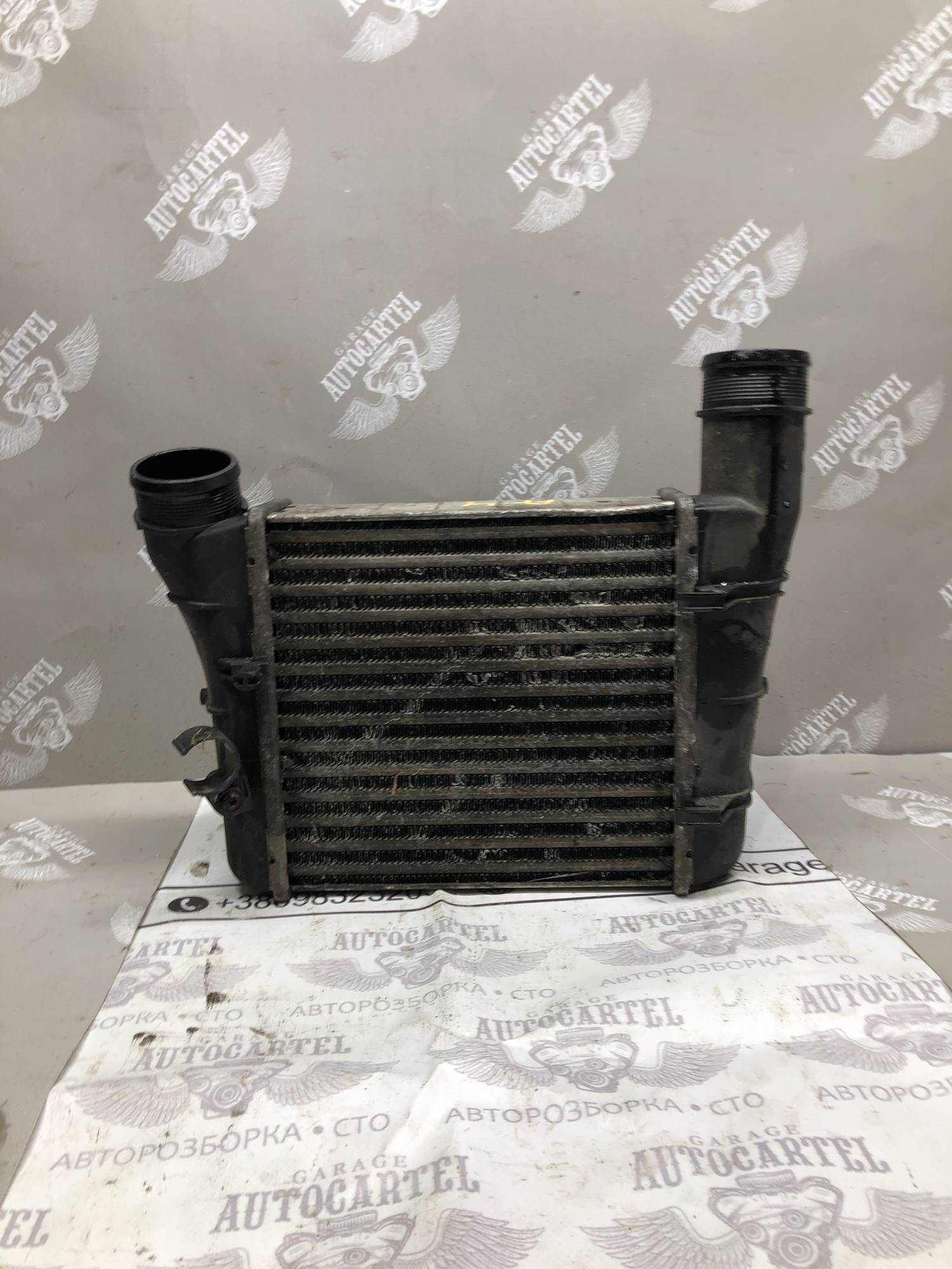 Радіатор інтеркулера Audi A4 B6, B7, Audi A4 B6, B7. 1,9 2,0 TDI. 8E0145805S.