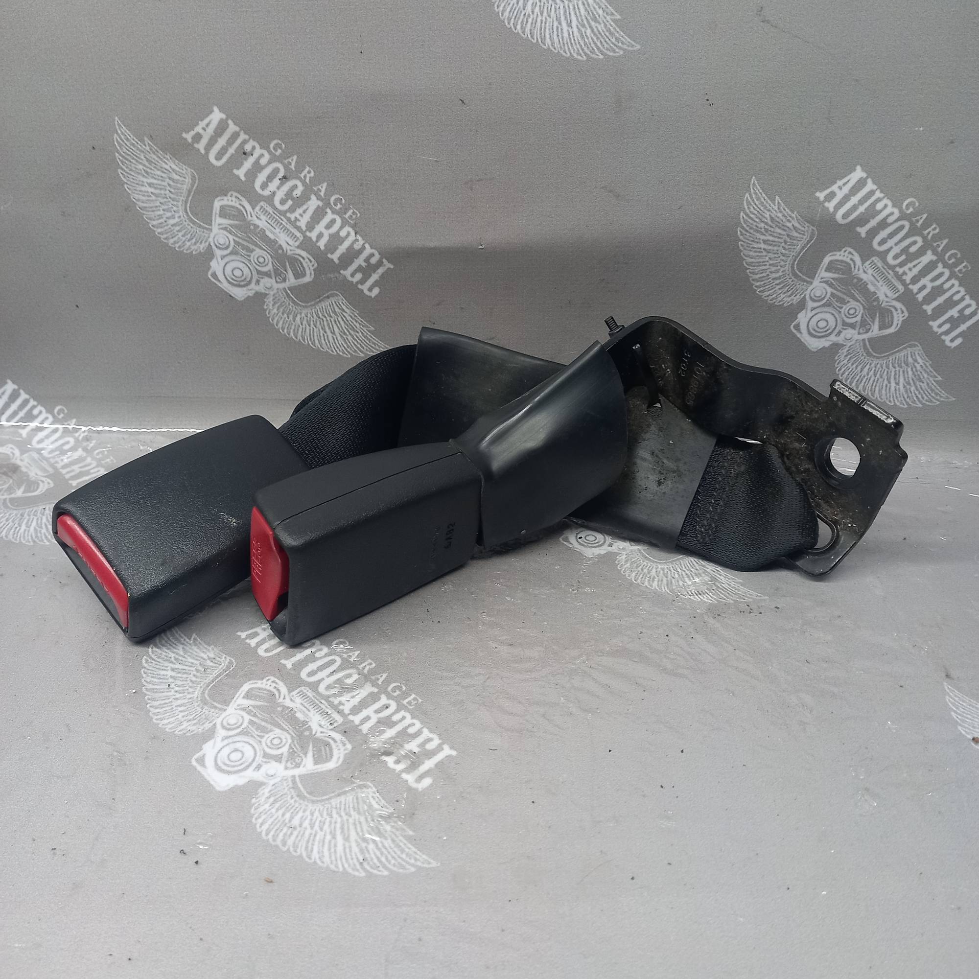 Замок ремня безопасности задний TOYOTA Avensis 2 7347005030C0