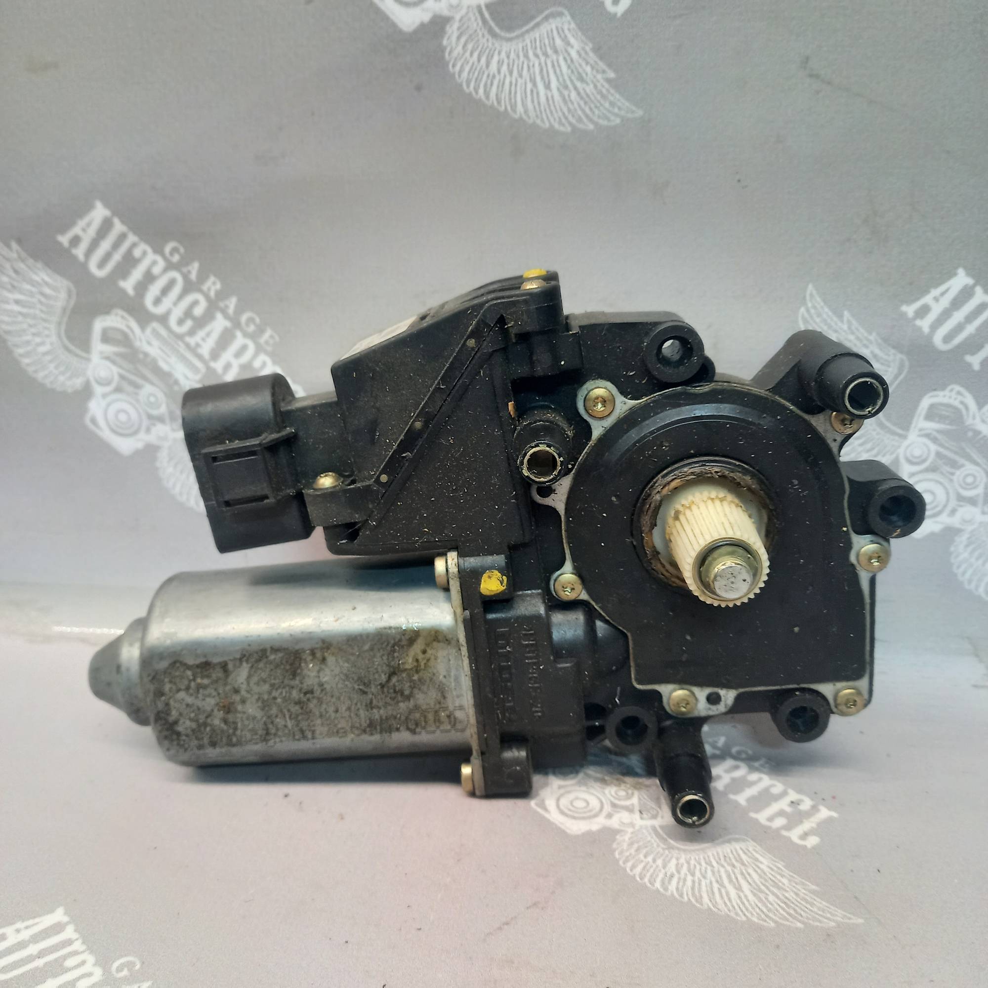 4d0959802e Моторчик склопідйомника правий передній Audi A8 D4 2011