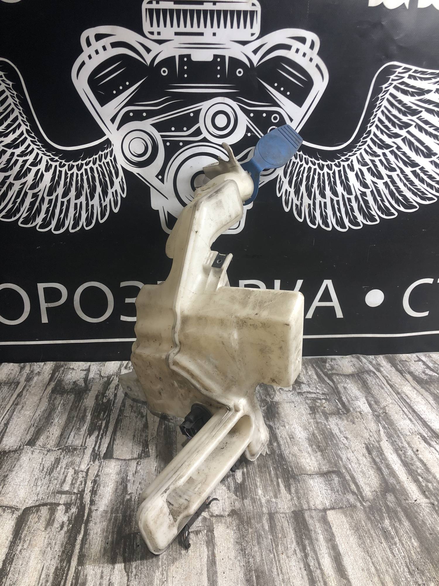 3c0955453j Бачок омивача скла,фар Volkswagen Passat B6 2005-2010