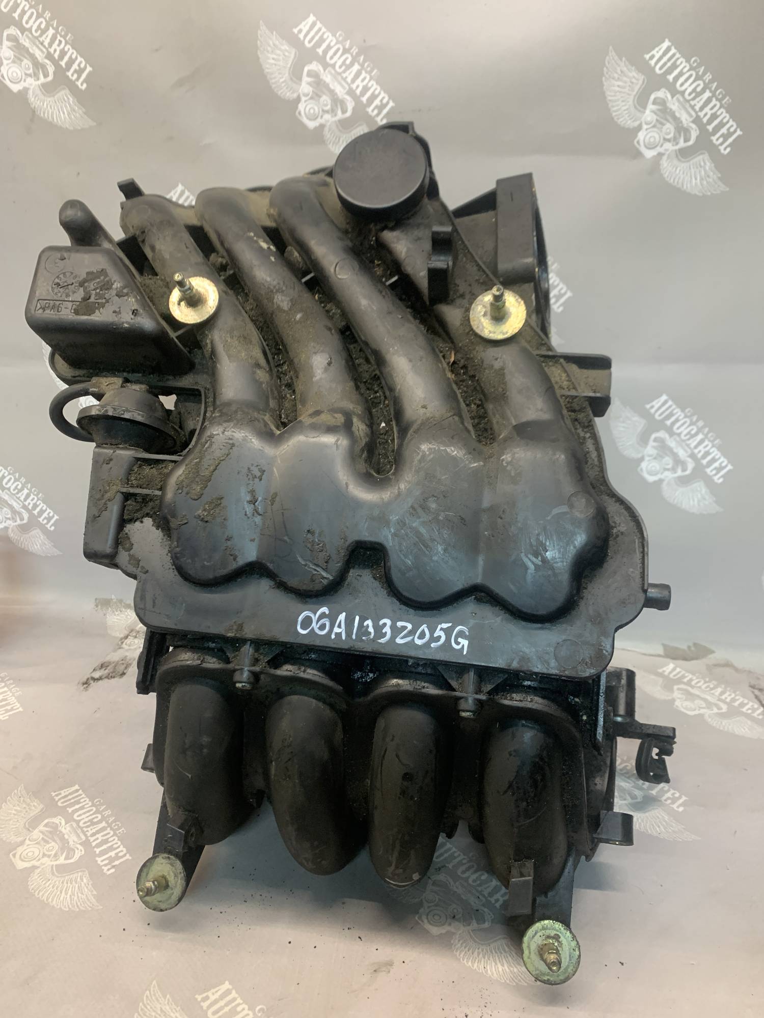 06a133205g Впускний колектор AUDI A3 8L 1.6B