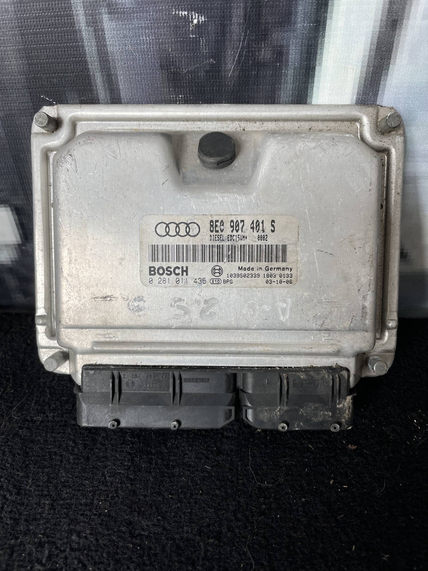 Блок управління двигуном Audi a4 b6 2.5 tdi 0281011435 8e0907401s
