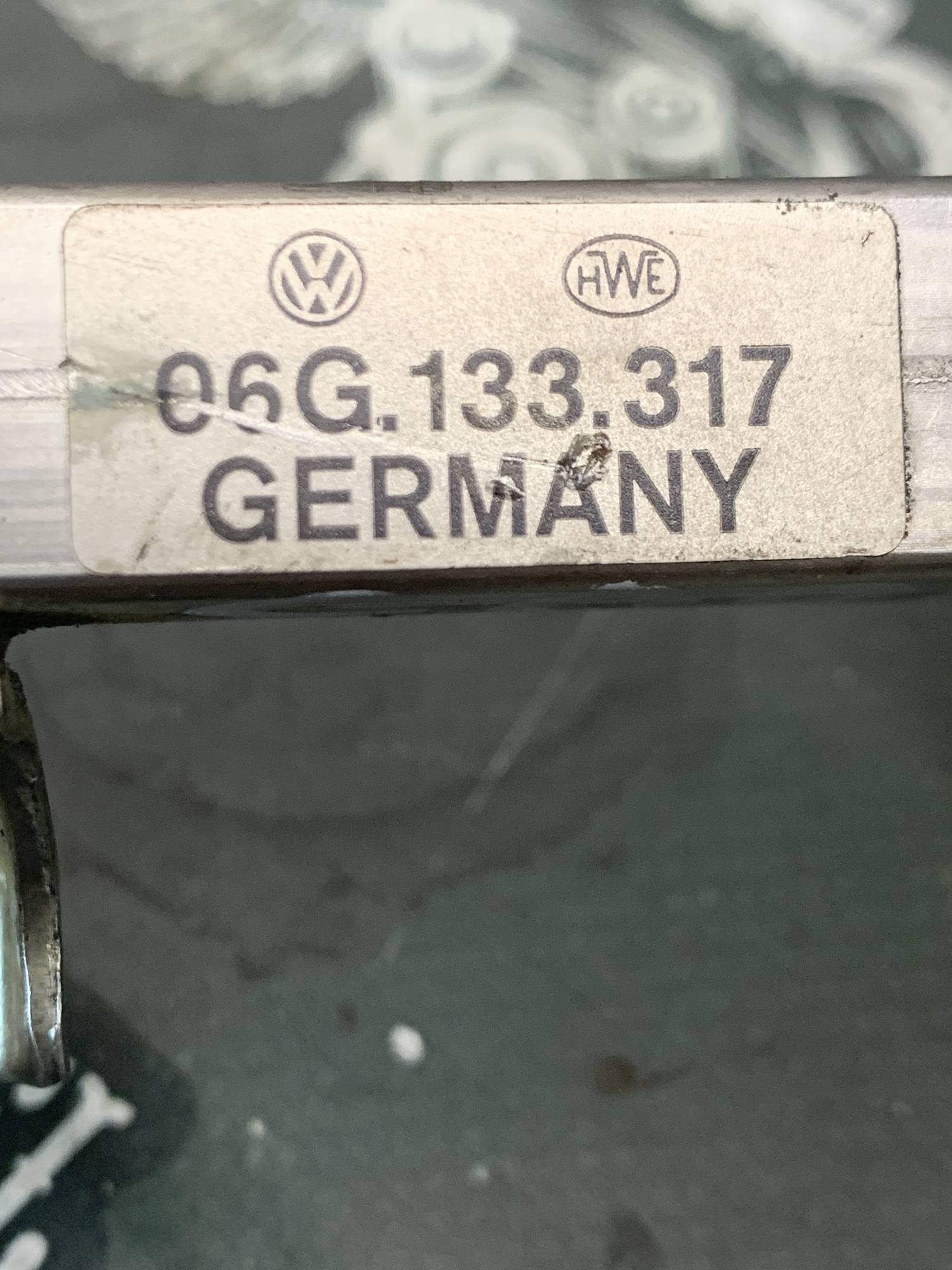 06g133317 Паливна рампа Volkswagen Caddy 3 2.0 2004-2015