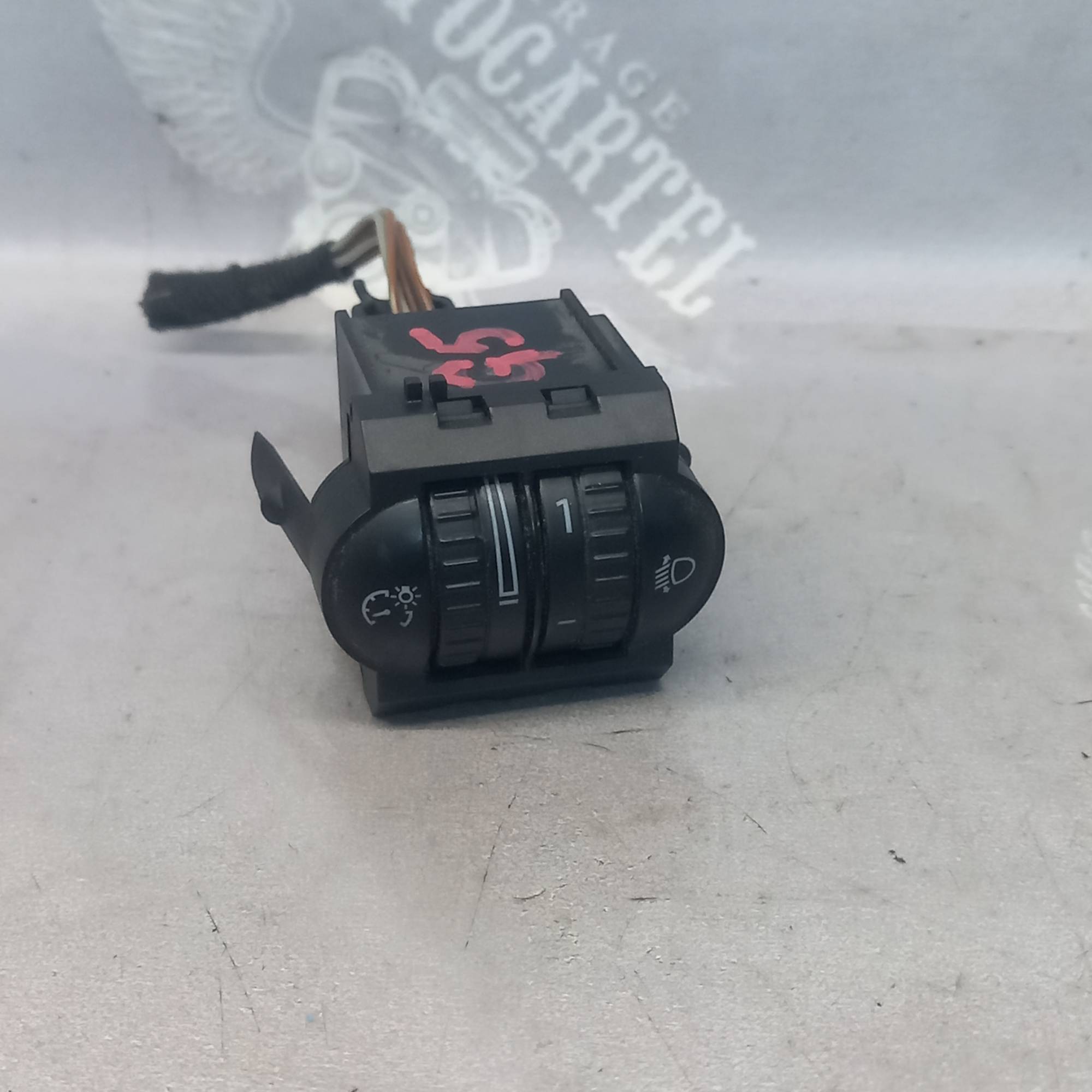 Кнопка корректора фар VW Golf 5, 1k0941333d