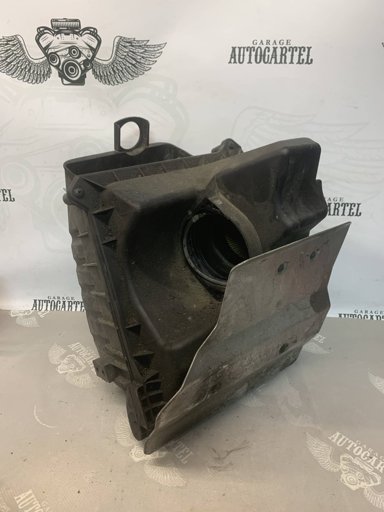 Корпус повітряного фільтра seat exeo 1.8 TSI 03g133833