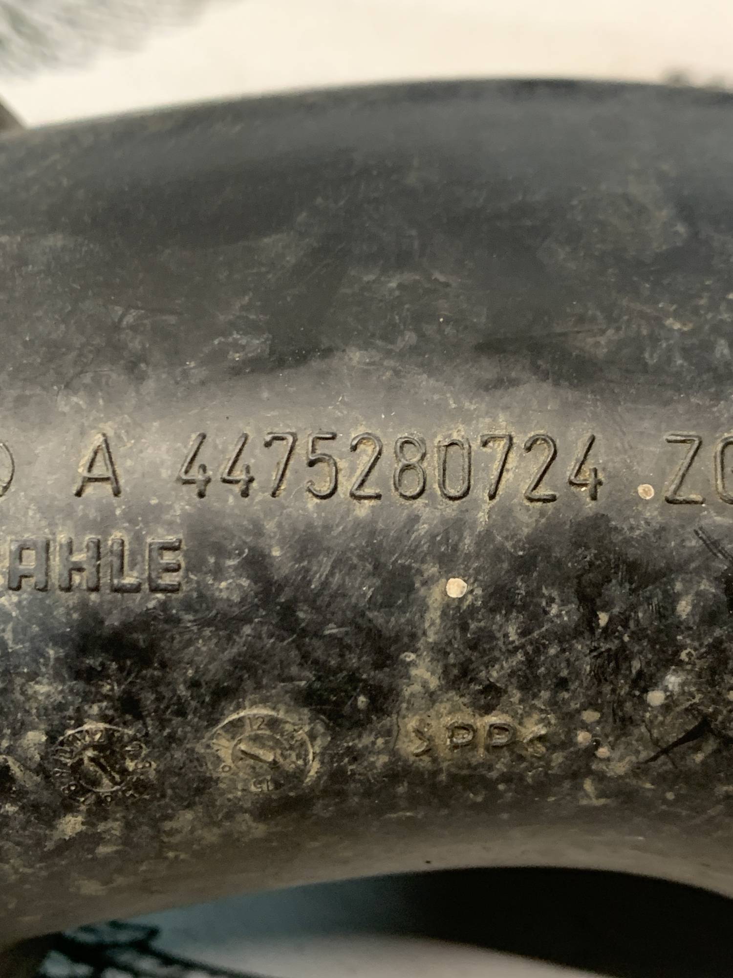 Патрубок забору повітря Mercedes-Benz Vito W447 a4475280724