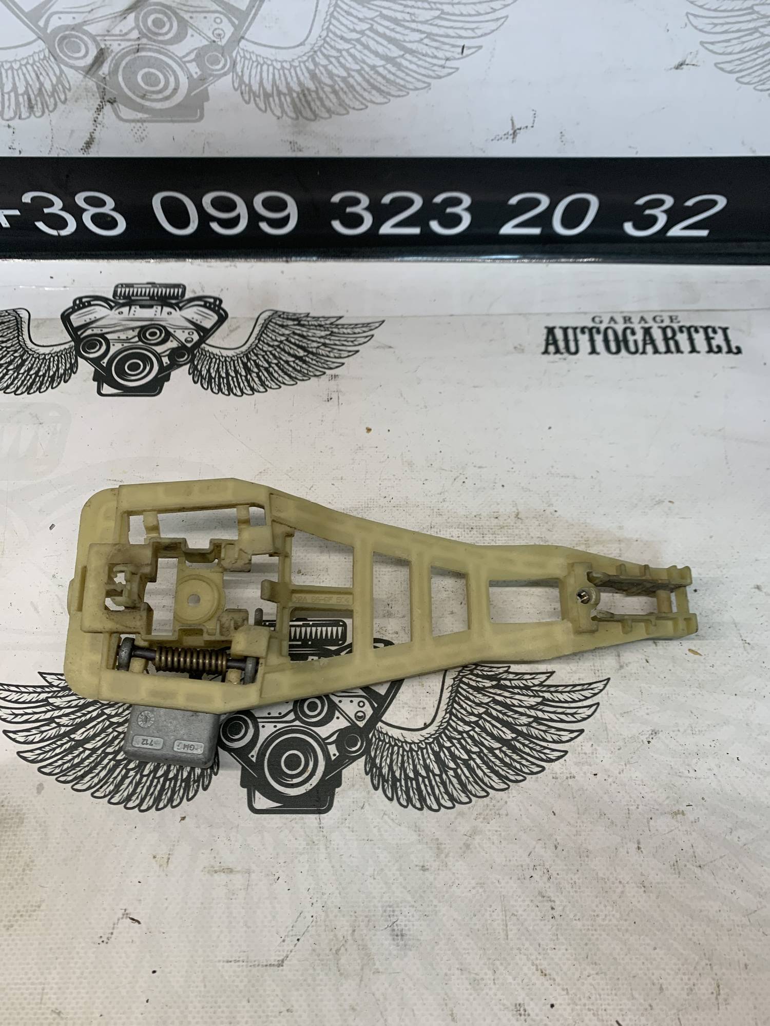 Ручка кронштейн двері права задня Opel Vectra C, 21821509