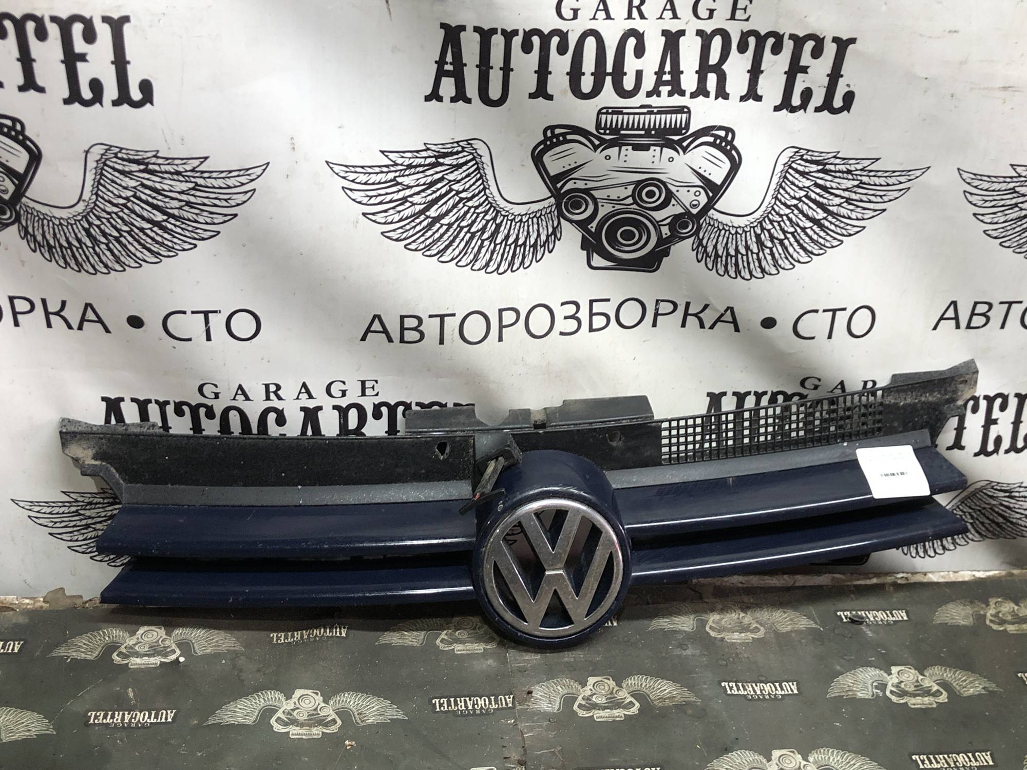 Решітка радіатора VW Golf 4 (1997-2005) 1J0853655G