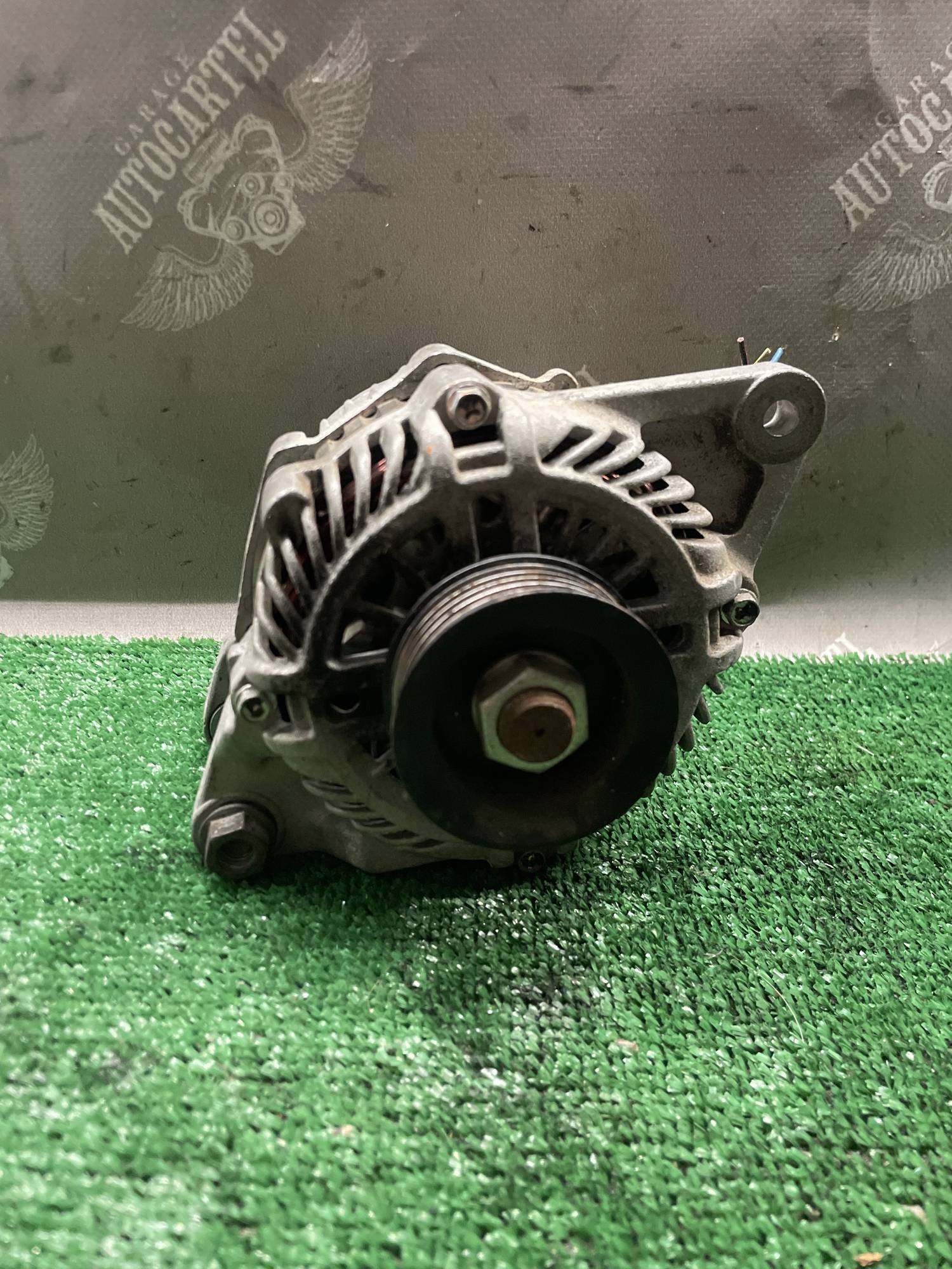 Генератор Mitsubishi Colt Smart Forfour 14 V 85 А 89213273