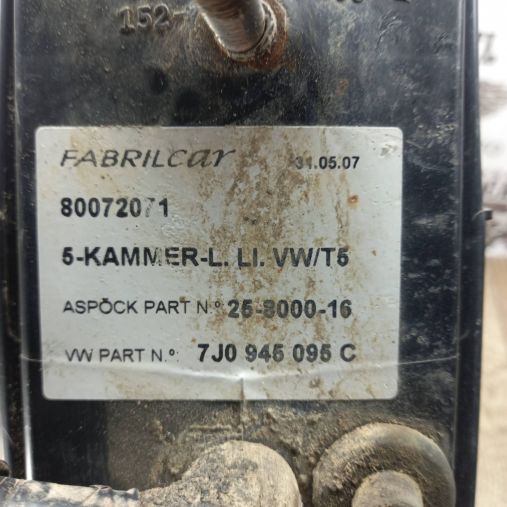 Ліхтар задній лівий VOLKSWAGEN TRANSPORTER T6 T5 7J0945095C