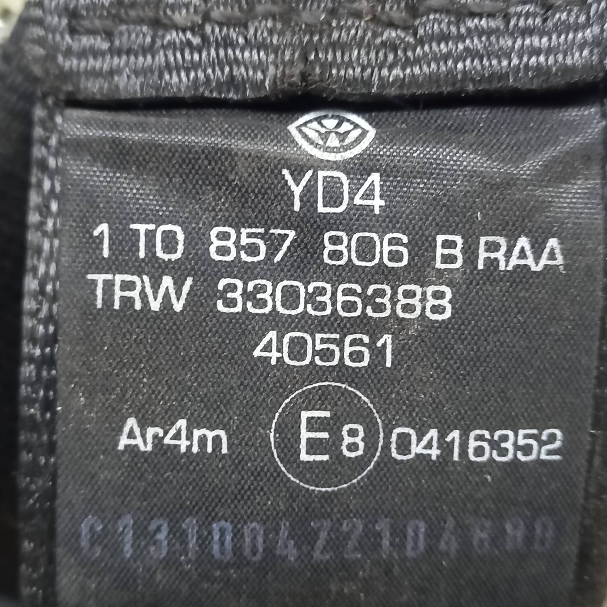 Ремінь безпеки задній правий 1T0857806B Volkswagen Touran 2003-2010