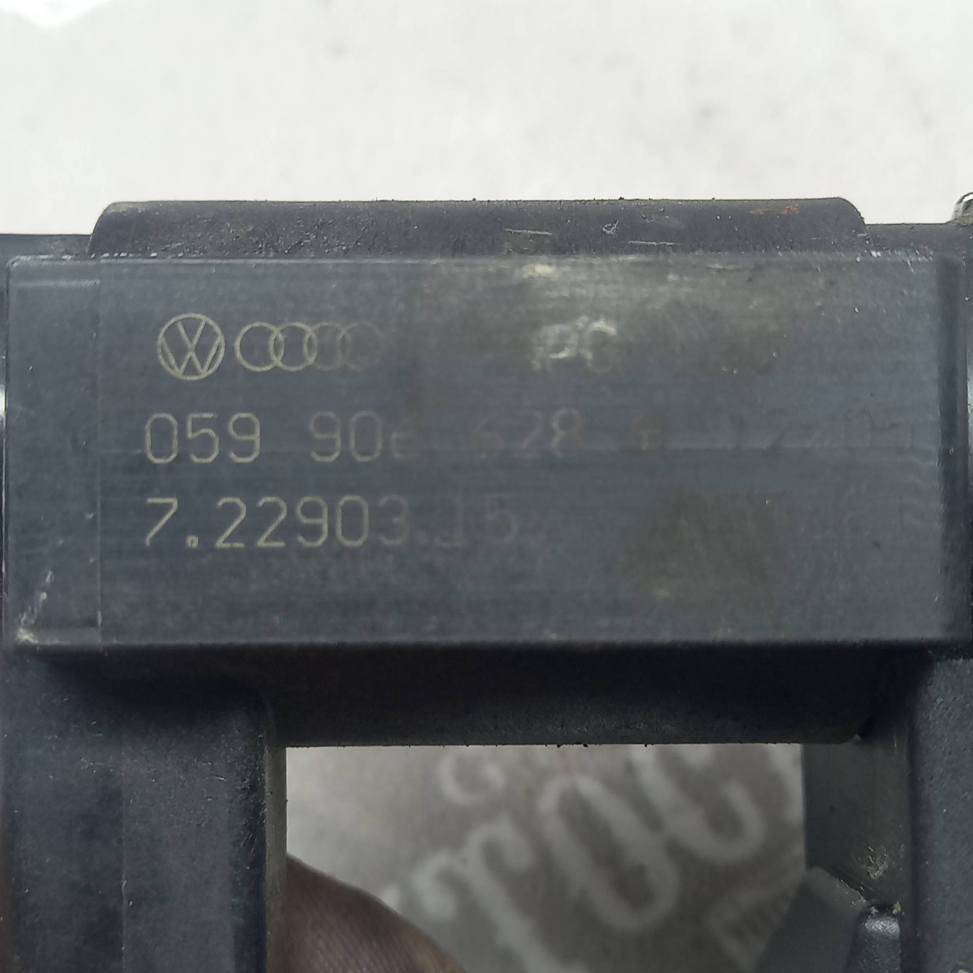 Клапан електромагнітний VW Touareg 3.0tdi 2002-2010 059906628a