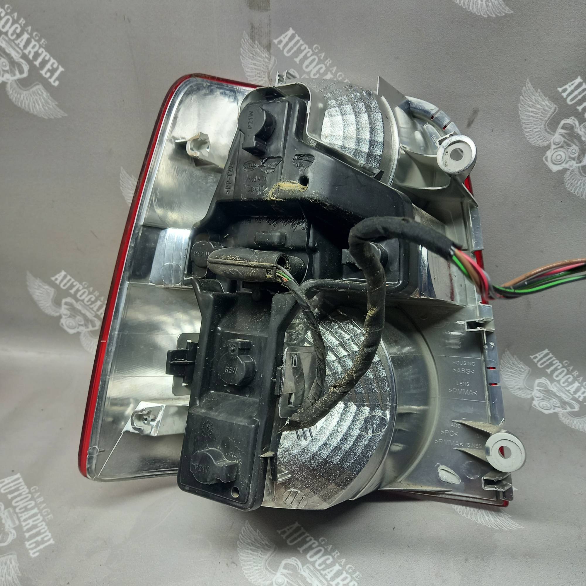 Задній ліхтар правий Volkswagen Touran I (2003-2010) 2vp00875906