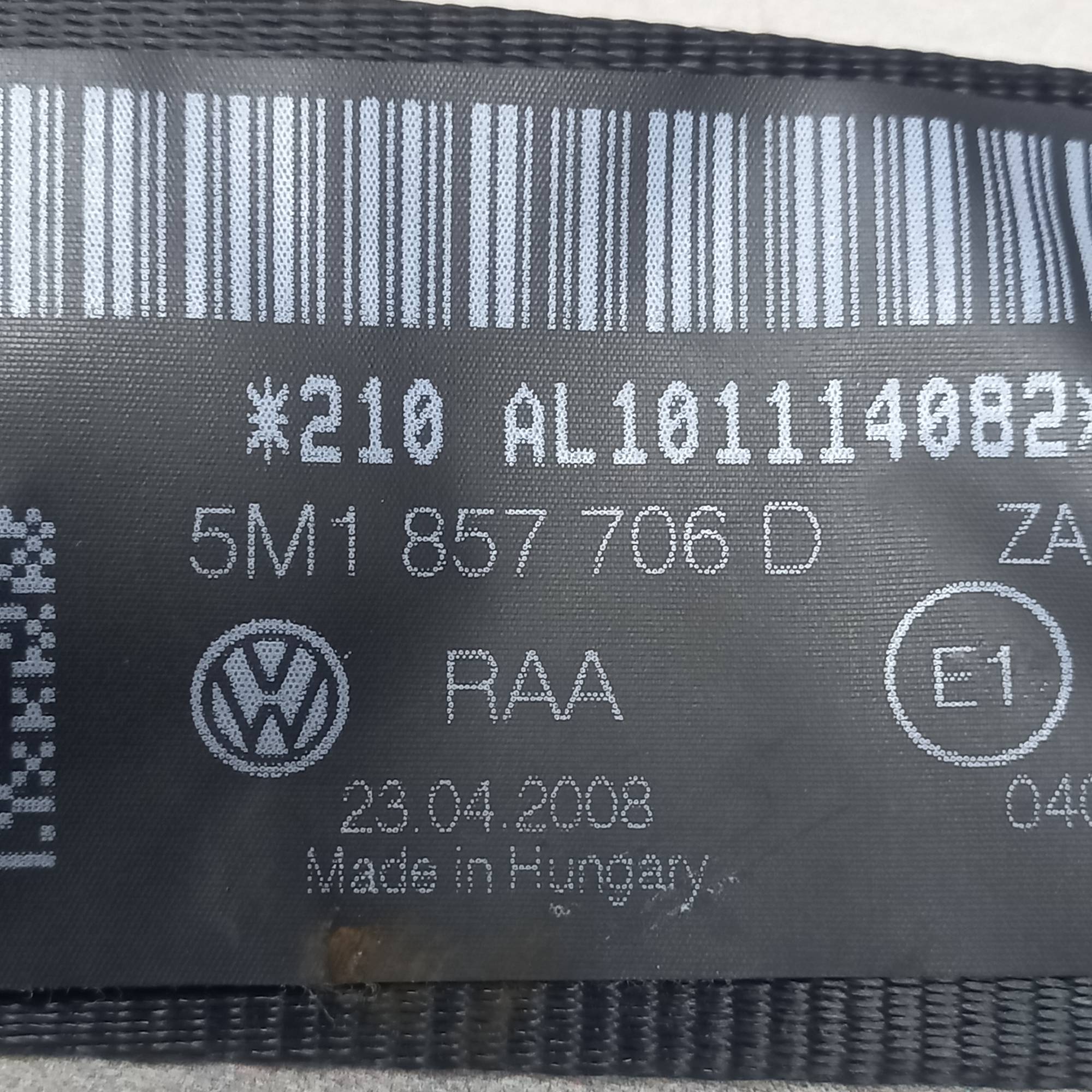 Ремінь безпеки передній правий с піропатроном 5M1857706D VW Golf Plus 05-14 5m1857706d