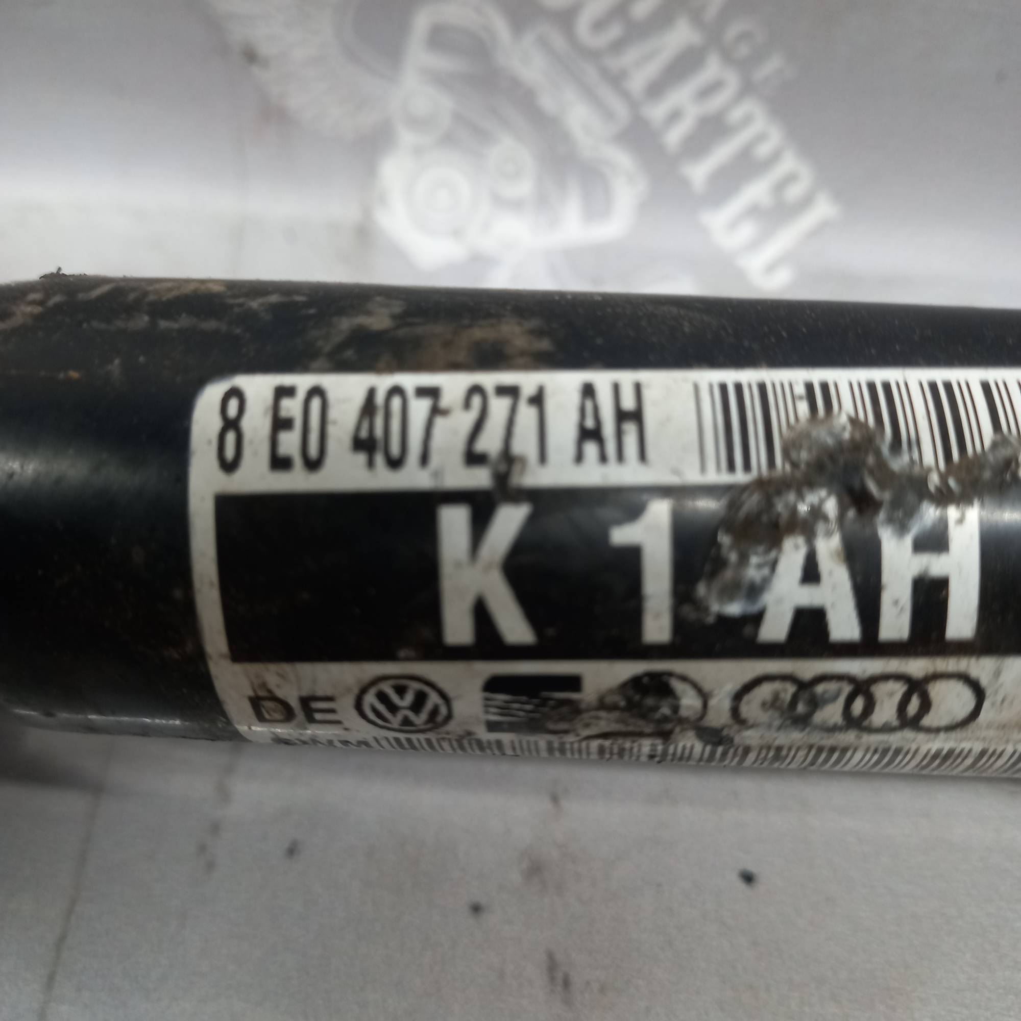 Напівось ліва коротка ШРУС Audi A4 B6,B7,1.8,1.9TDI,2.0FSI 8e0407271ah