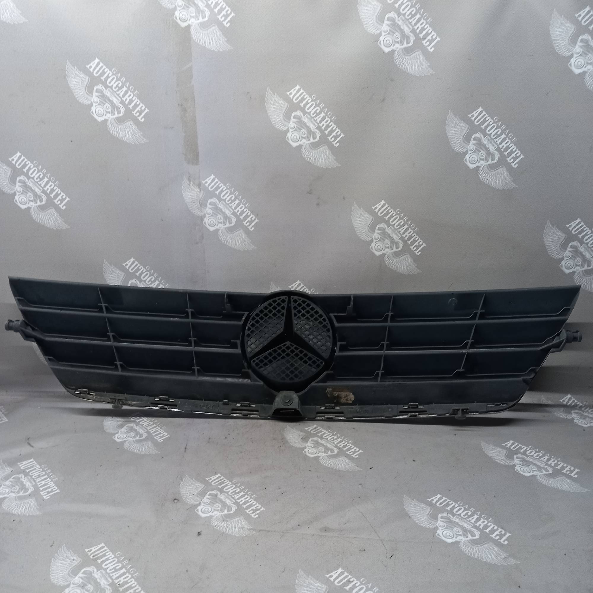 Решітка радіатора Mercedes cl203 coupe 2000-2007 a2038800383