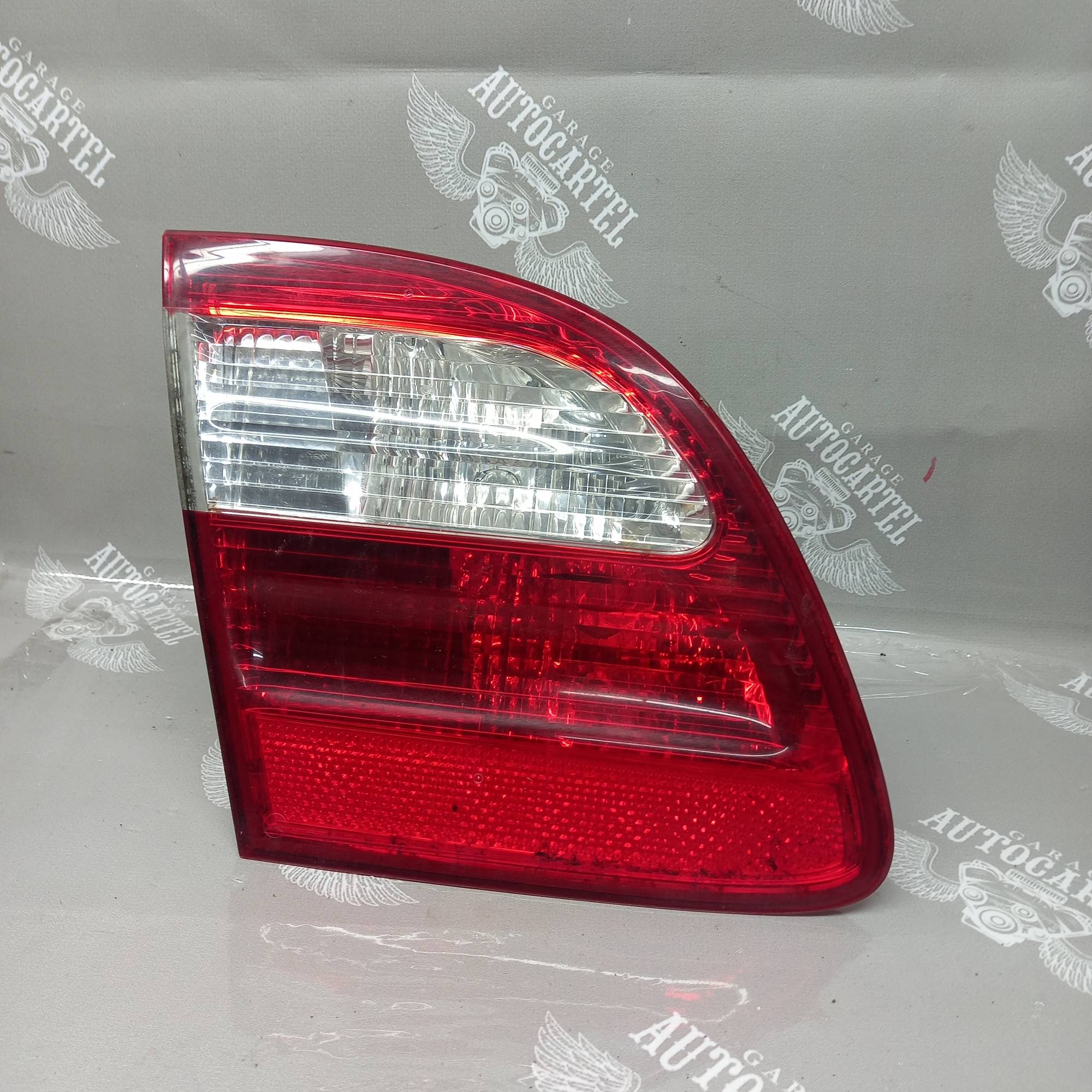 Ліхтар лівий внутрішній універсал Mercedes E-class (W211) 2002-2009 a2118201364