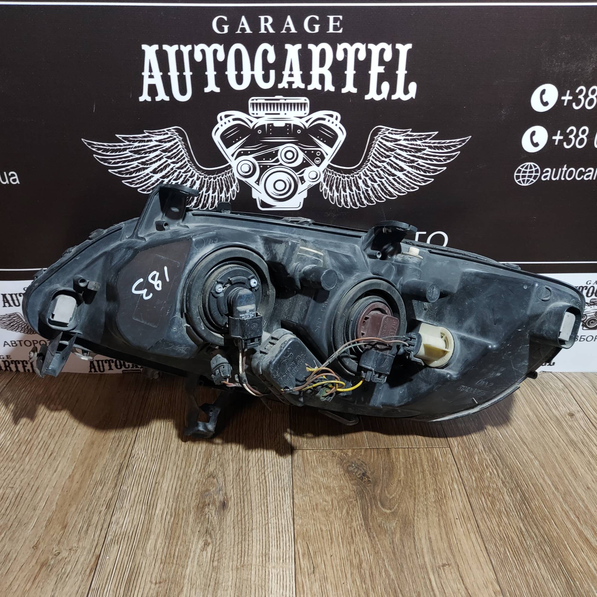 Фара права галоген Opel Zafira A 89100055