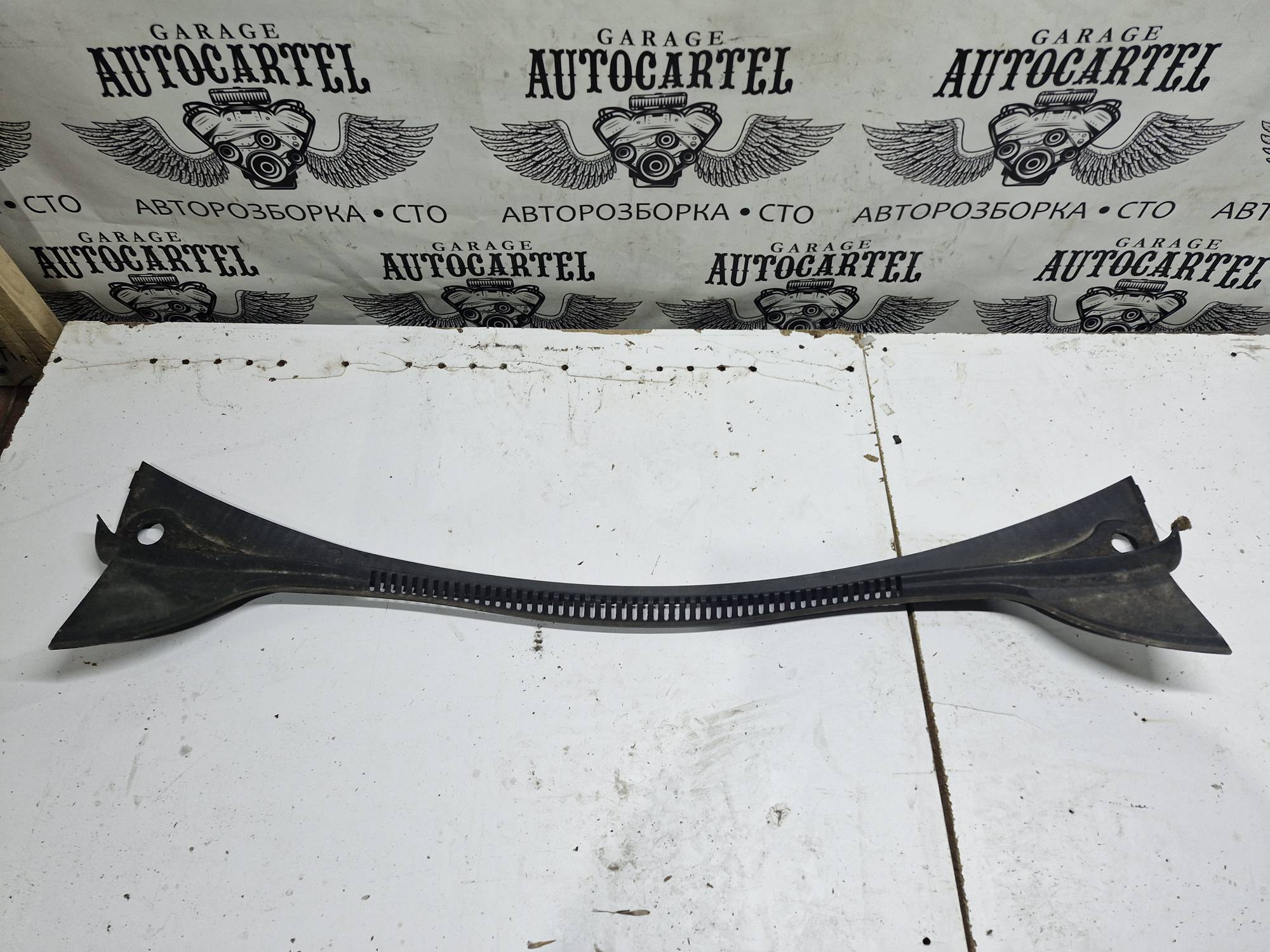 1p0853185a Декоративна накладка під лобове скло жабо Seat Leon 2005-2012