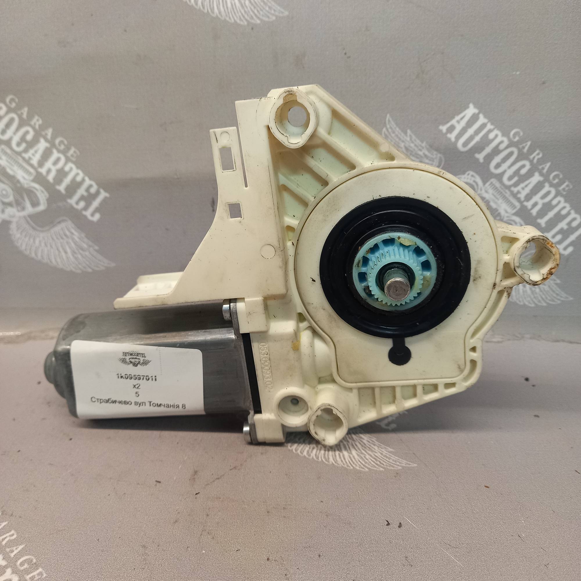 1k0959701l Моторчик склопідйомника лівий передній Volkswagen Passat B6 2005-2010