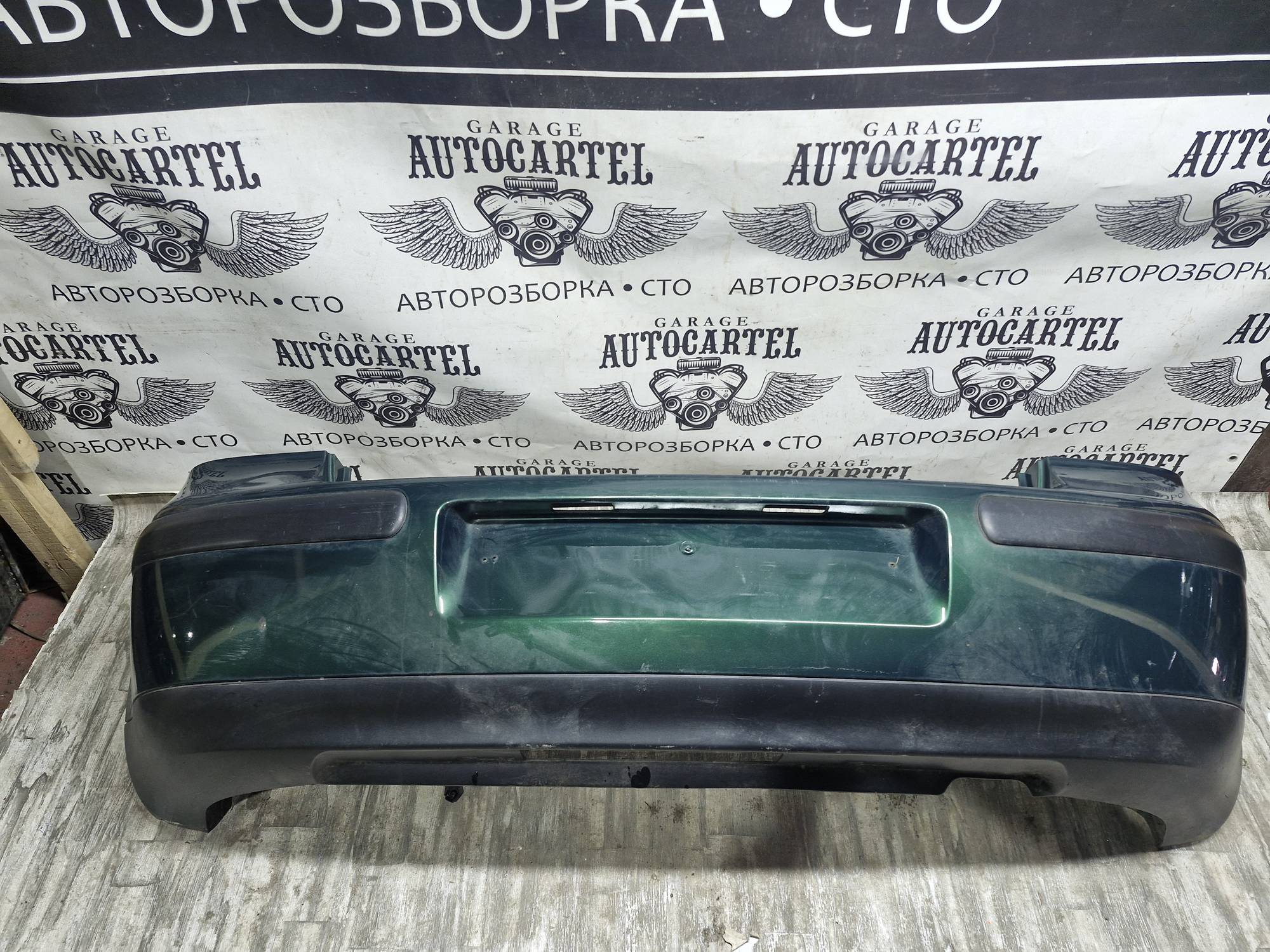 Бампер задній Volkseagen Golf 4 1998-2006 хетч. 21650604
