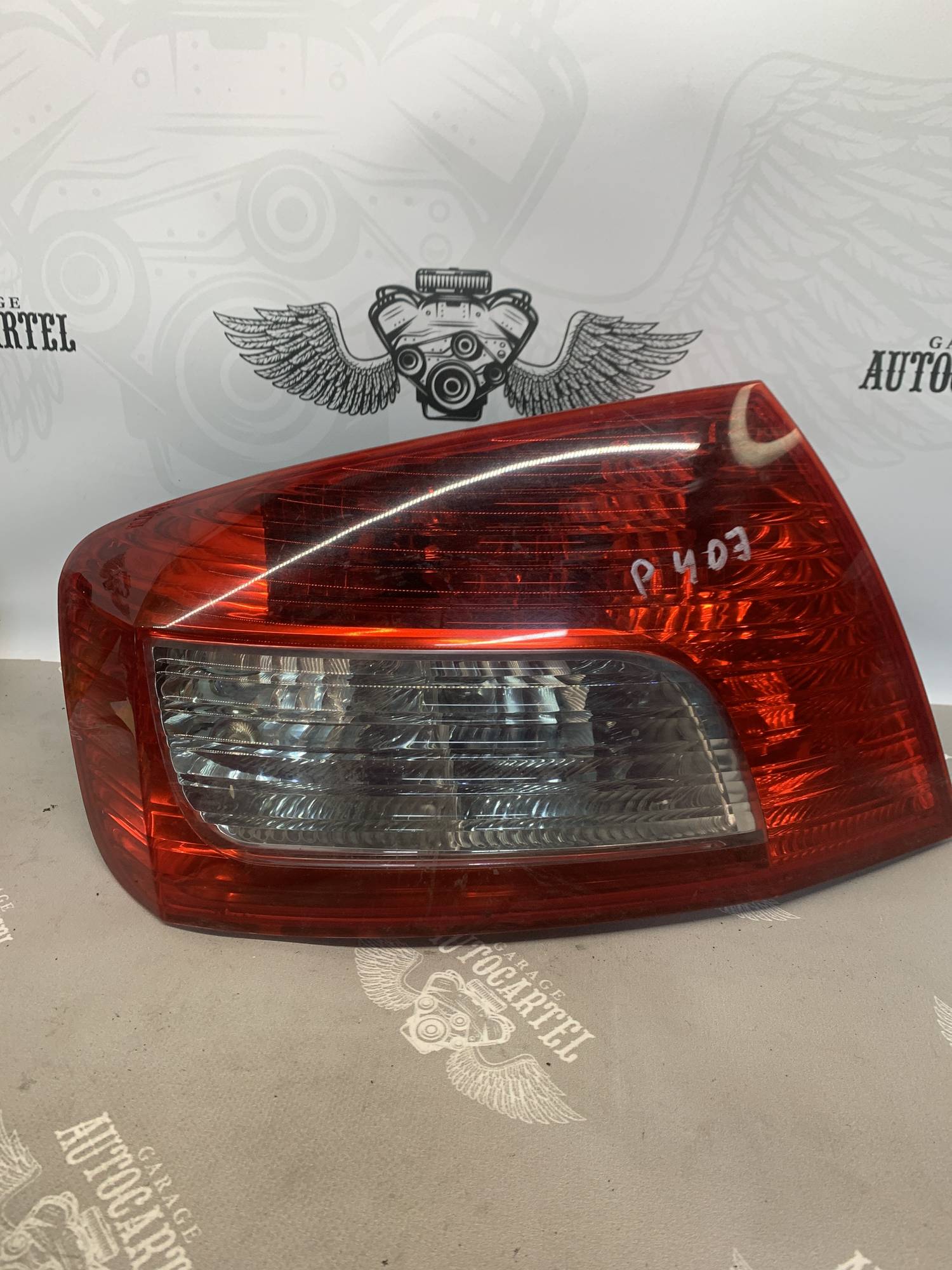 Задній ліхтар лівий для Peugeot 407 Coupe 9683275080
