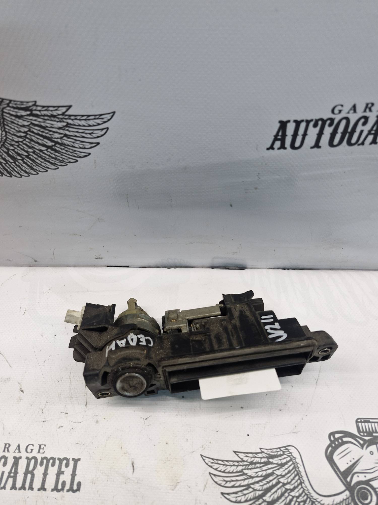 Замок кришки багажника Mercedes w211,w203, A2037500093