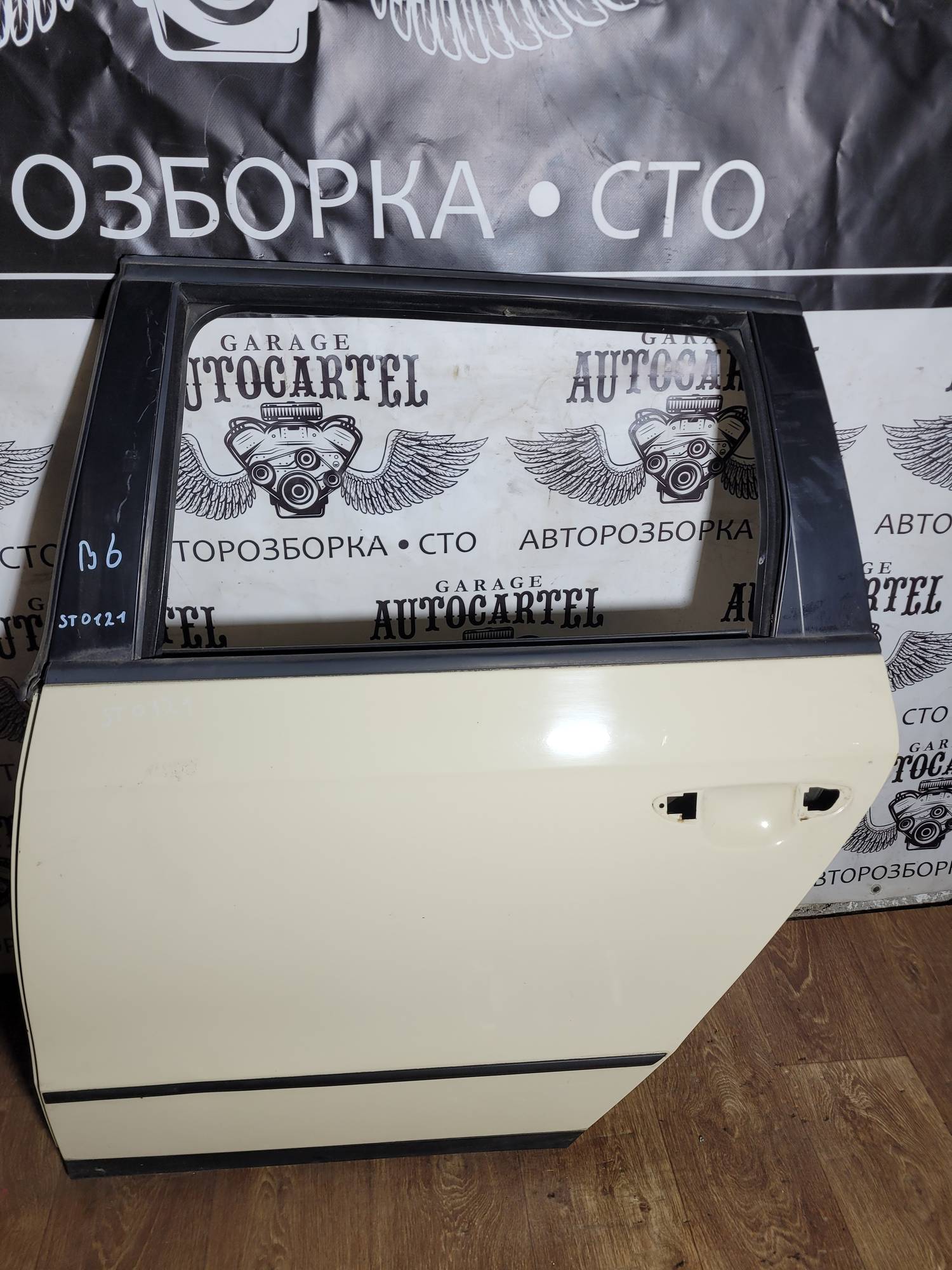 Дверка задня ліва Volkswagen passat b6 st0121 2010