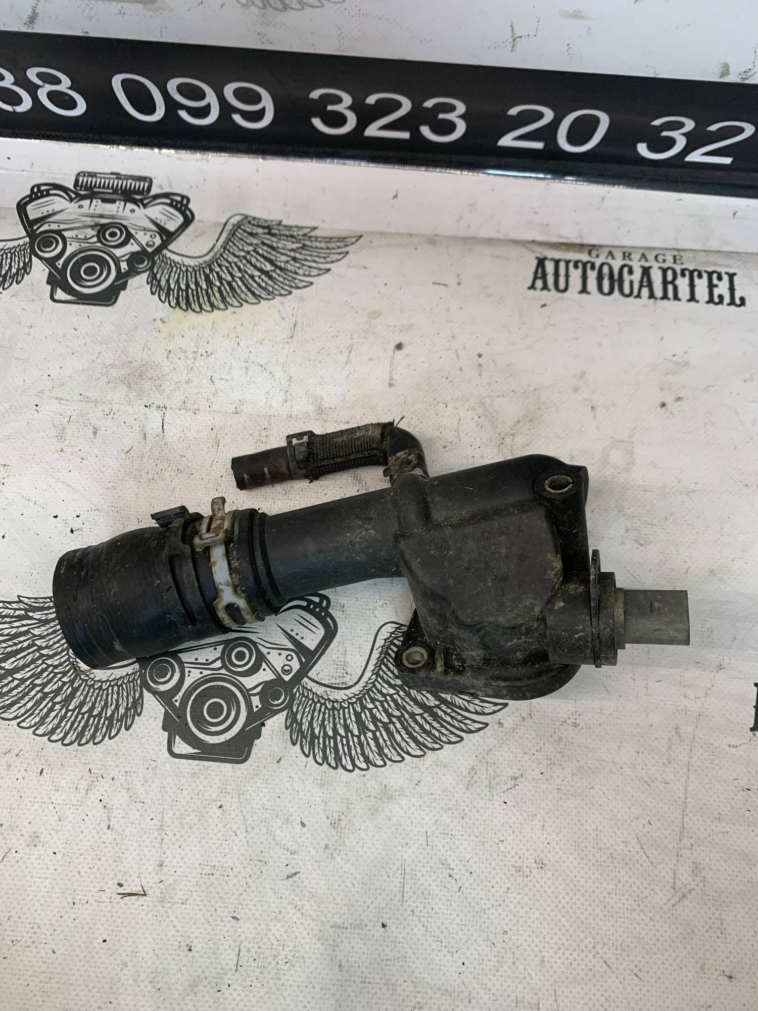Фланець системи охолодження Audi A4 B8 2.0tdi 03l121132a
