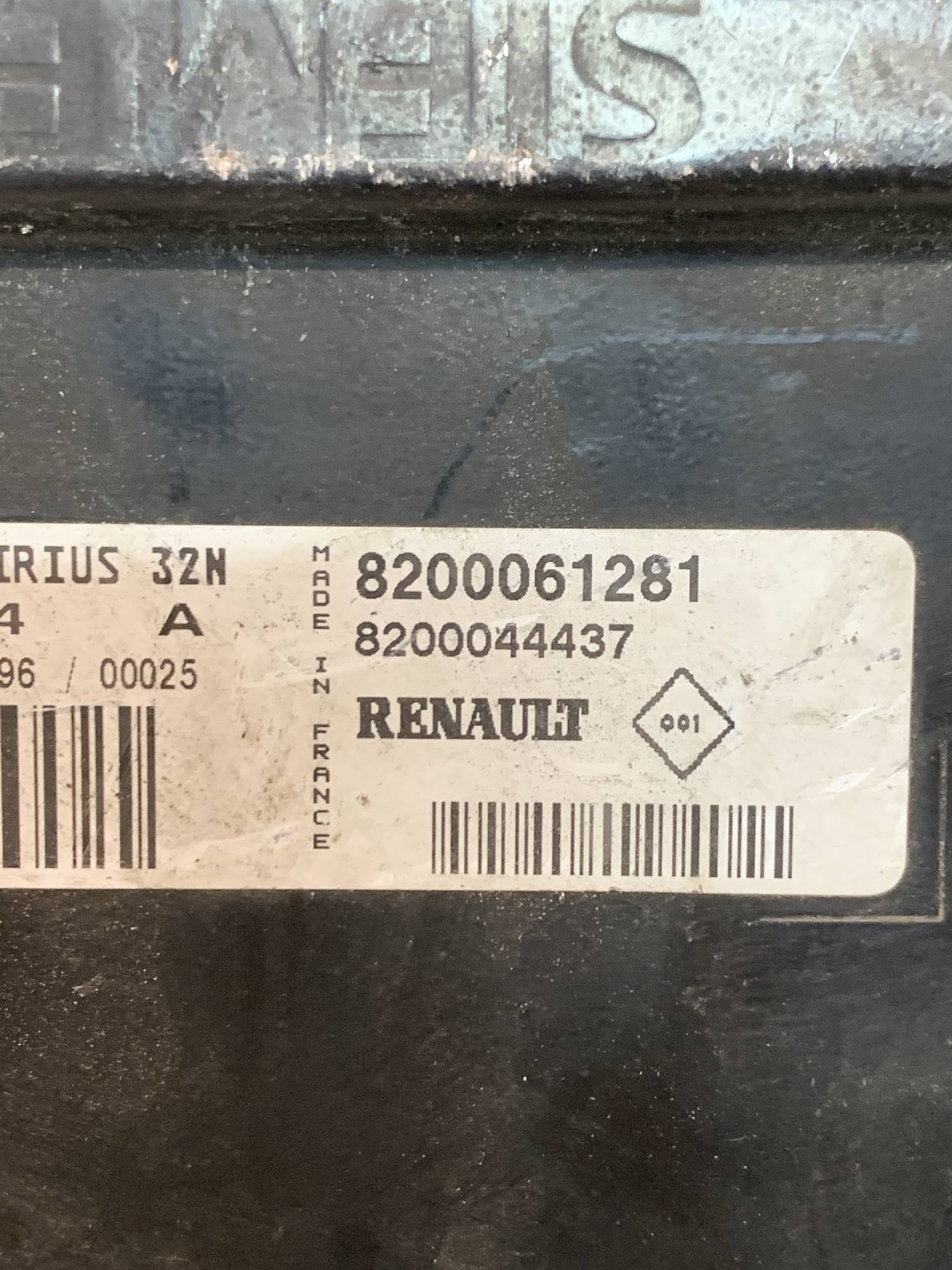 Блок керування двигуном Renault Clio 2 1,4b 8200061281