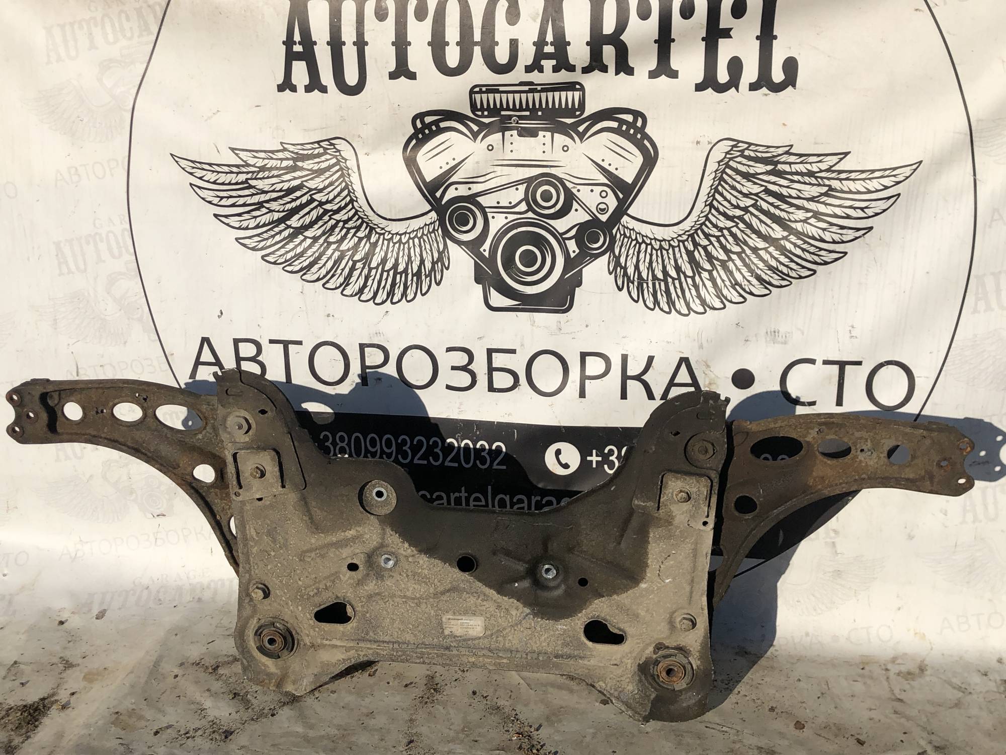 Балка передня Opel Vivaro 21905964