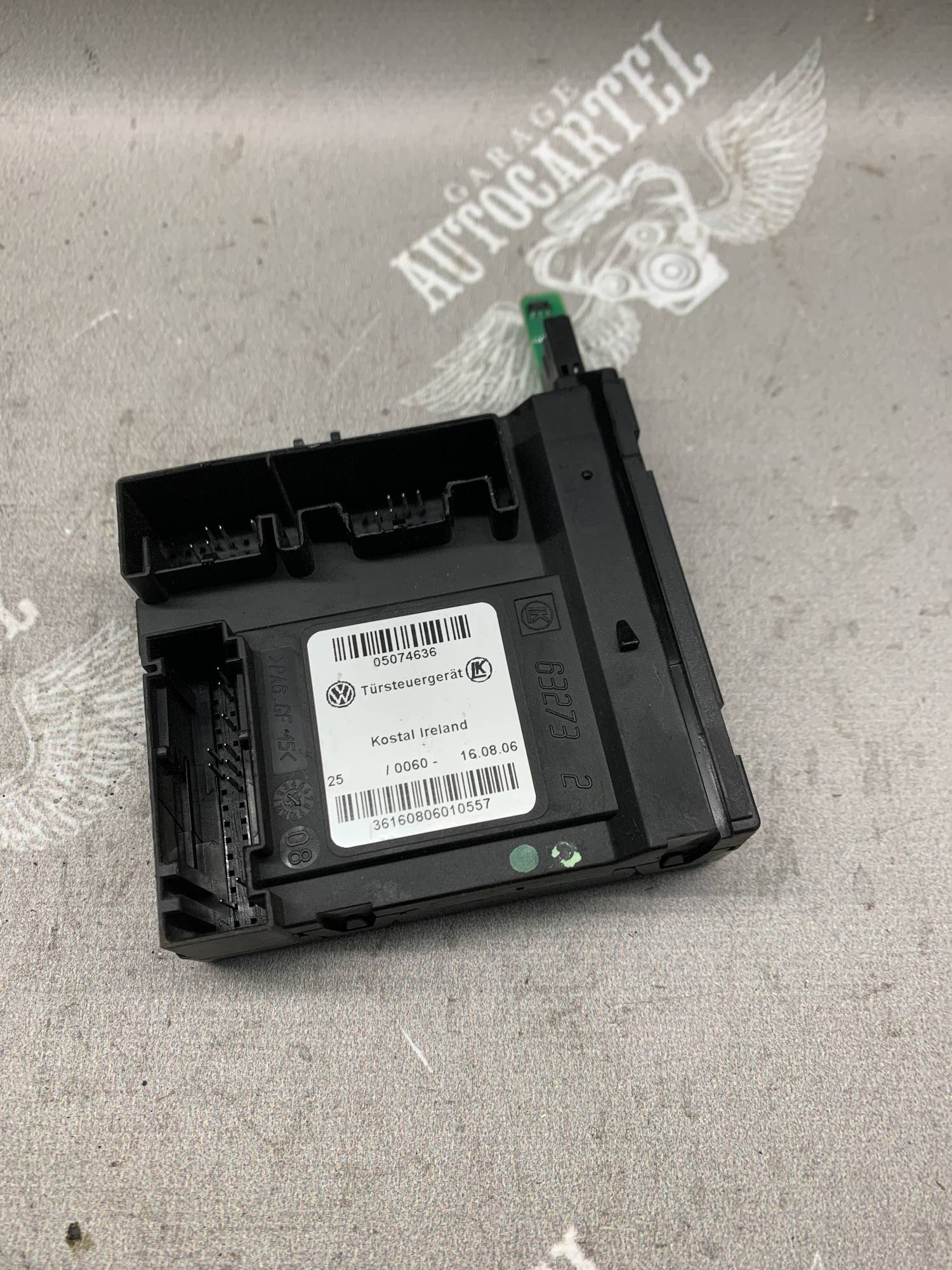 Блок моторчика склопідйомника правий передній Audi A3 8p 05074636