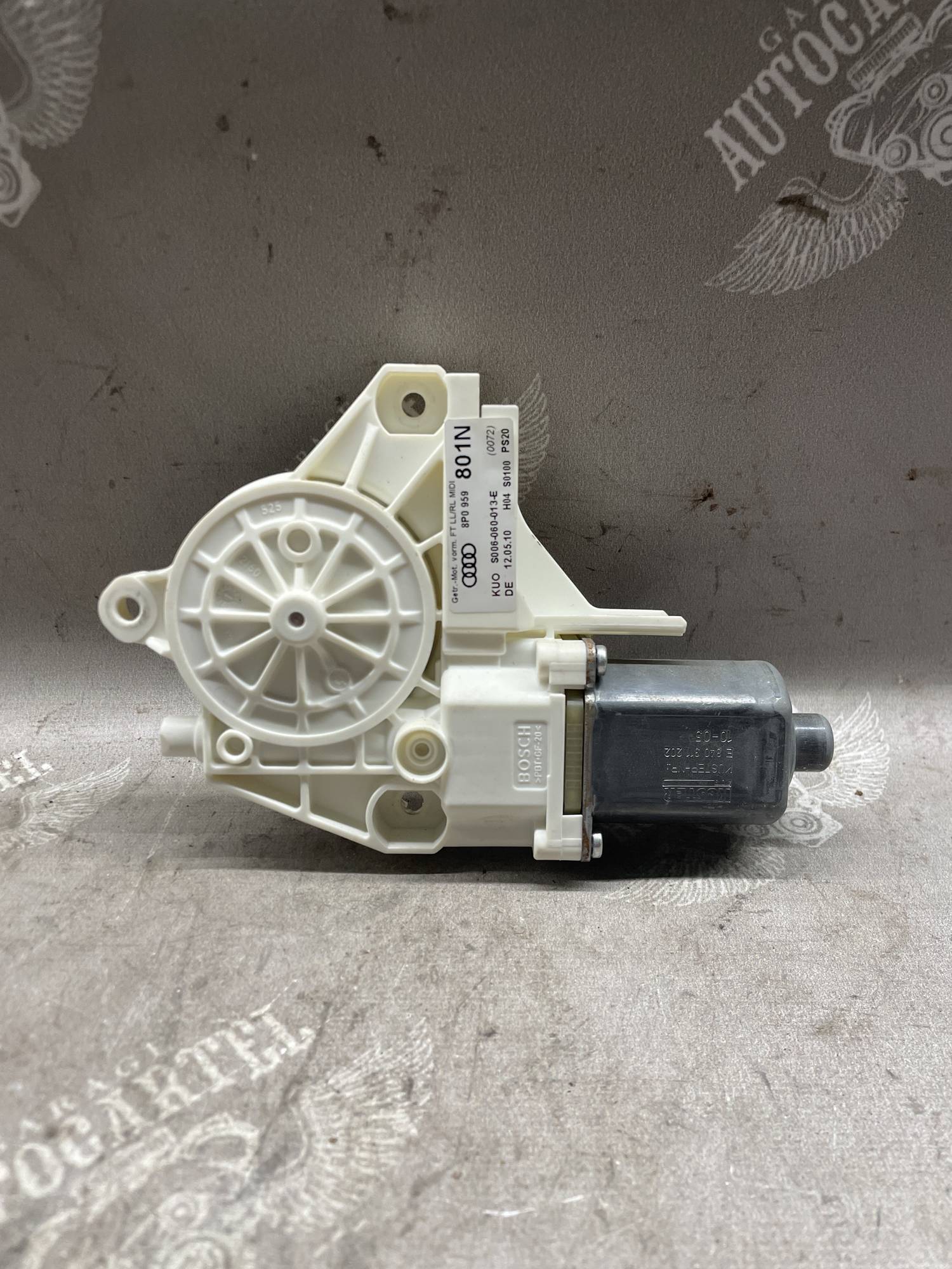 Моторчик склопідйомника передній правий AUDI A3 8P LIFT 8p0959801n