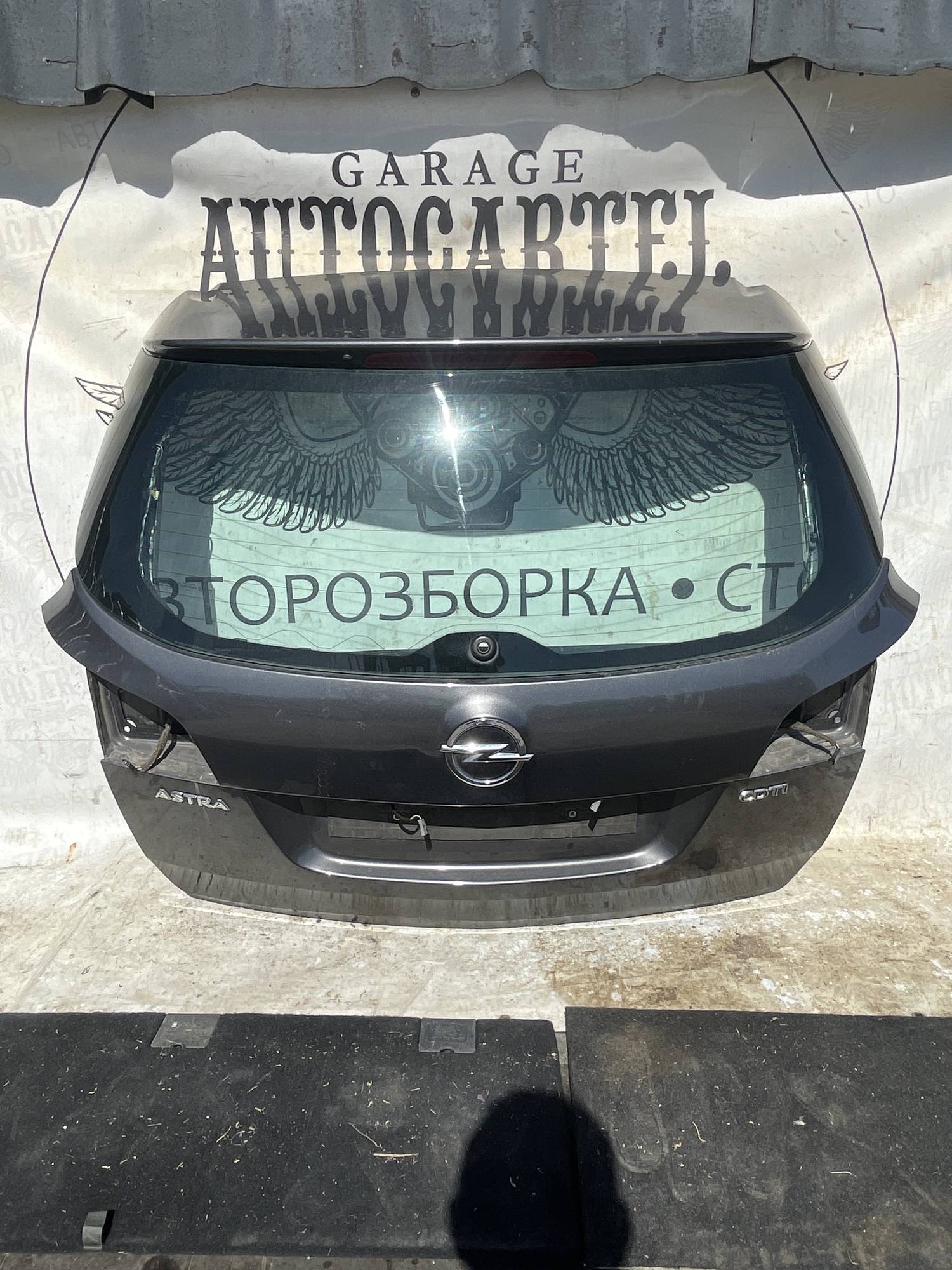 Кришка багажника задня ляда Opel Astra J 21120107