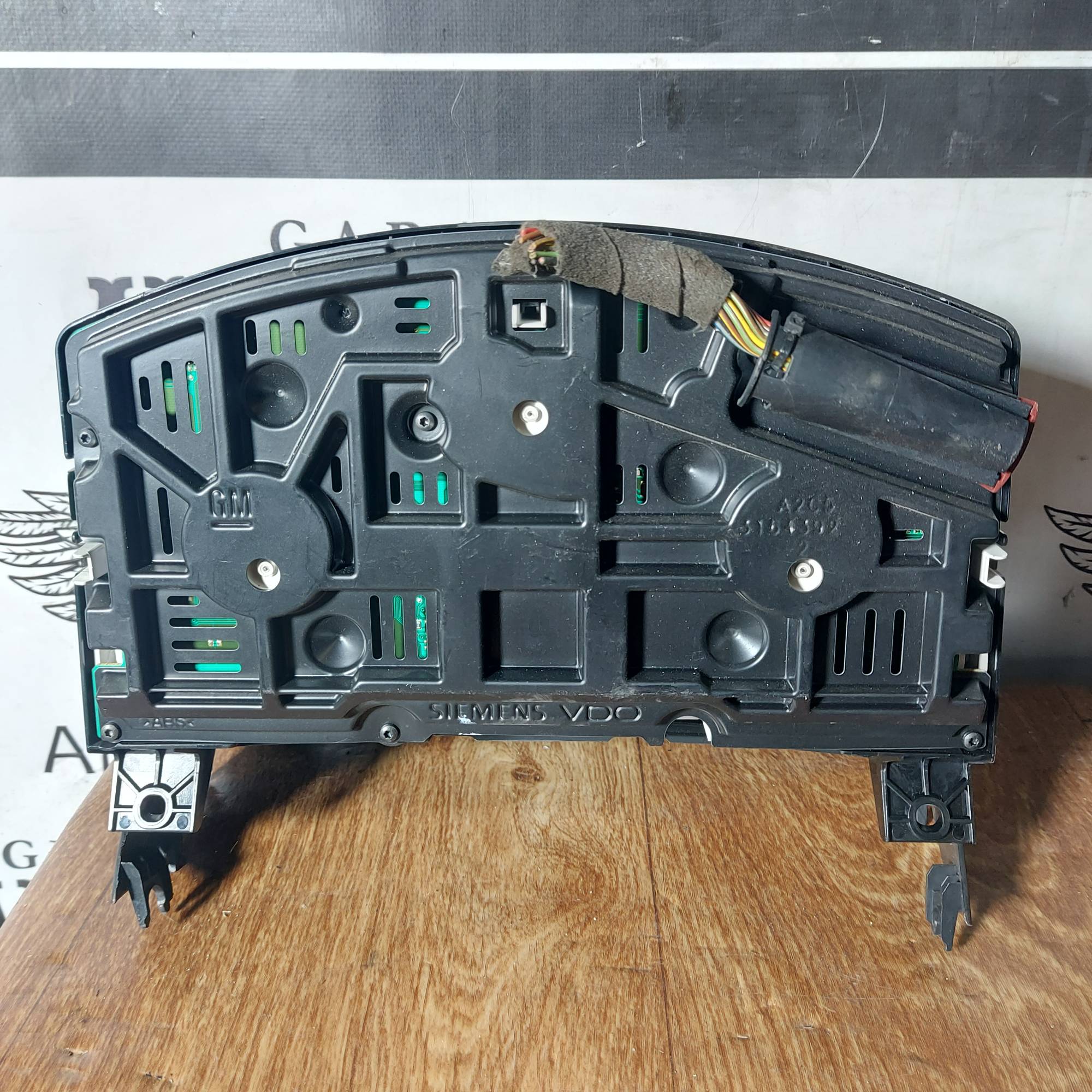 13308983 Панель приладів Opel Astra H 2004