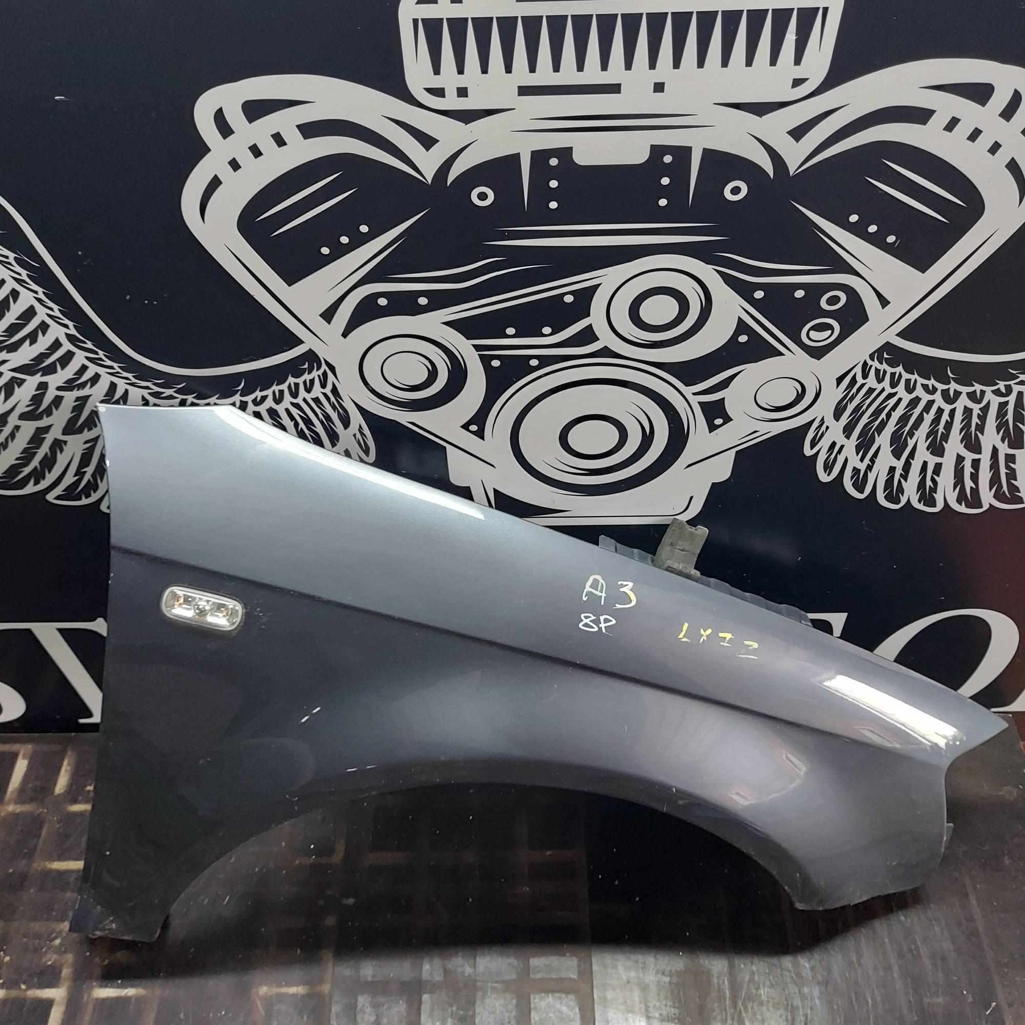 Крило переднє праве Audi A3 8P 21402715