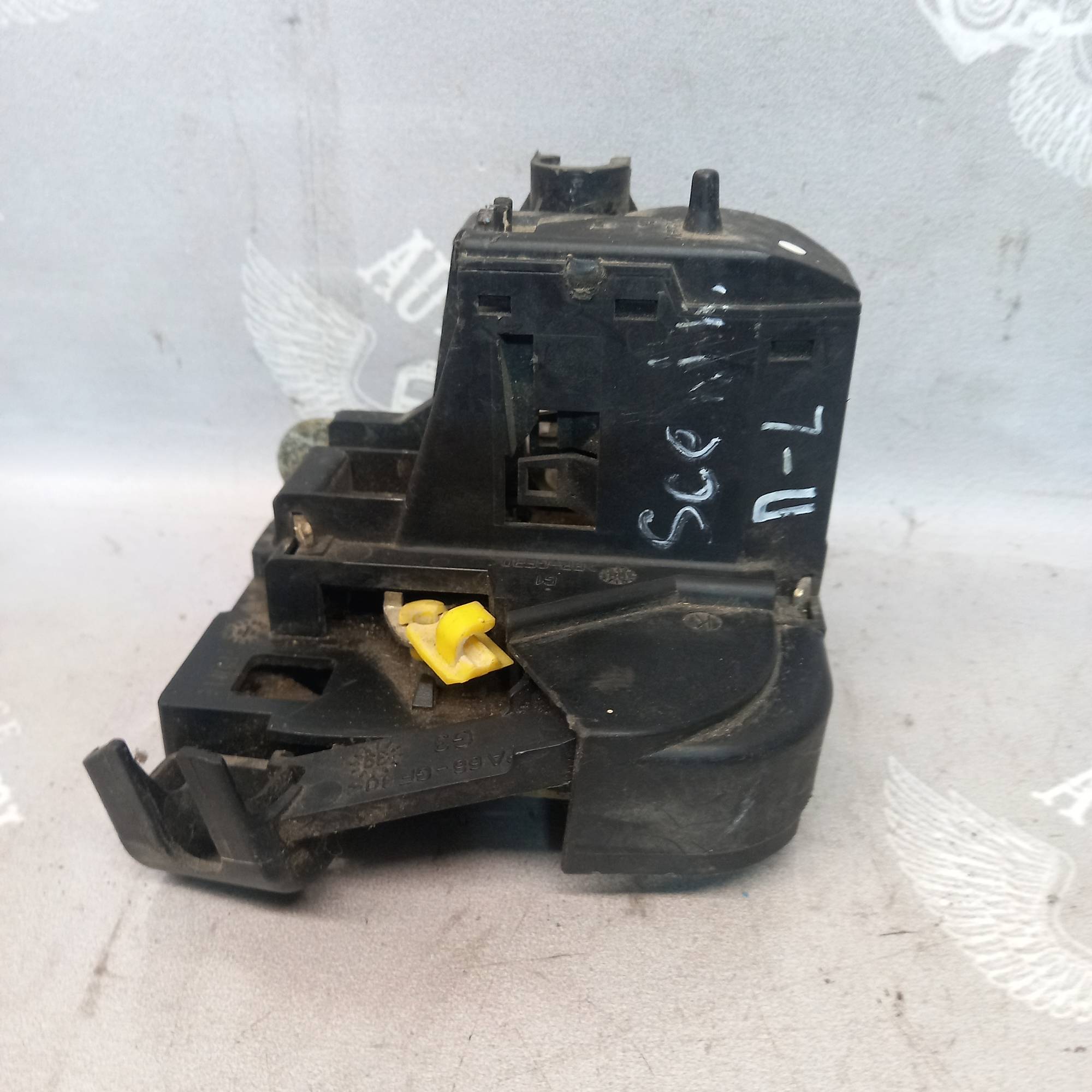 Замок дверки передньої лівої RENAULT SCENIC 1 7700434604