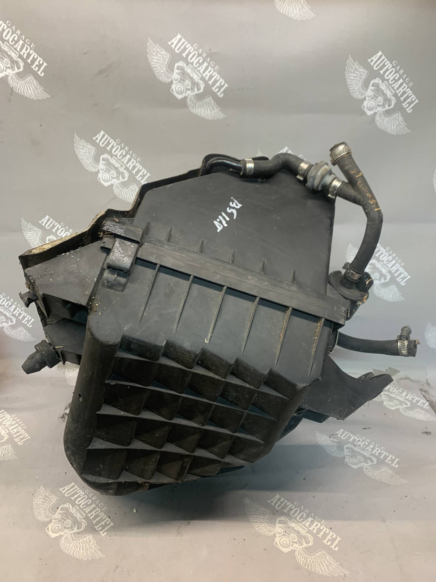 058133835aj Крпус повітряного фільтра Audi A6 C5 1.8T 1997-2004