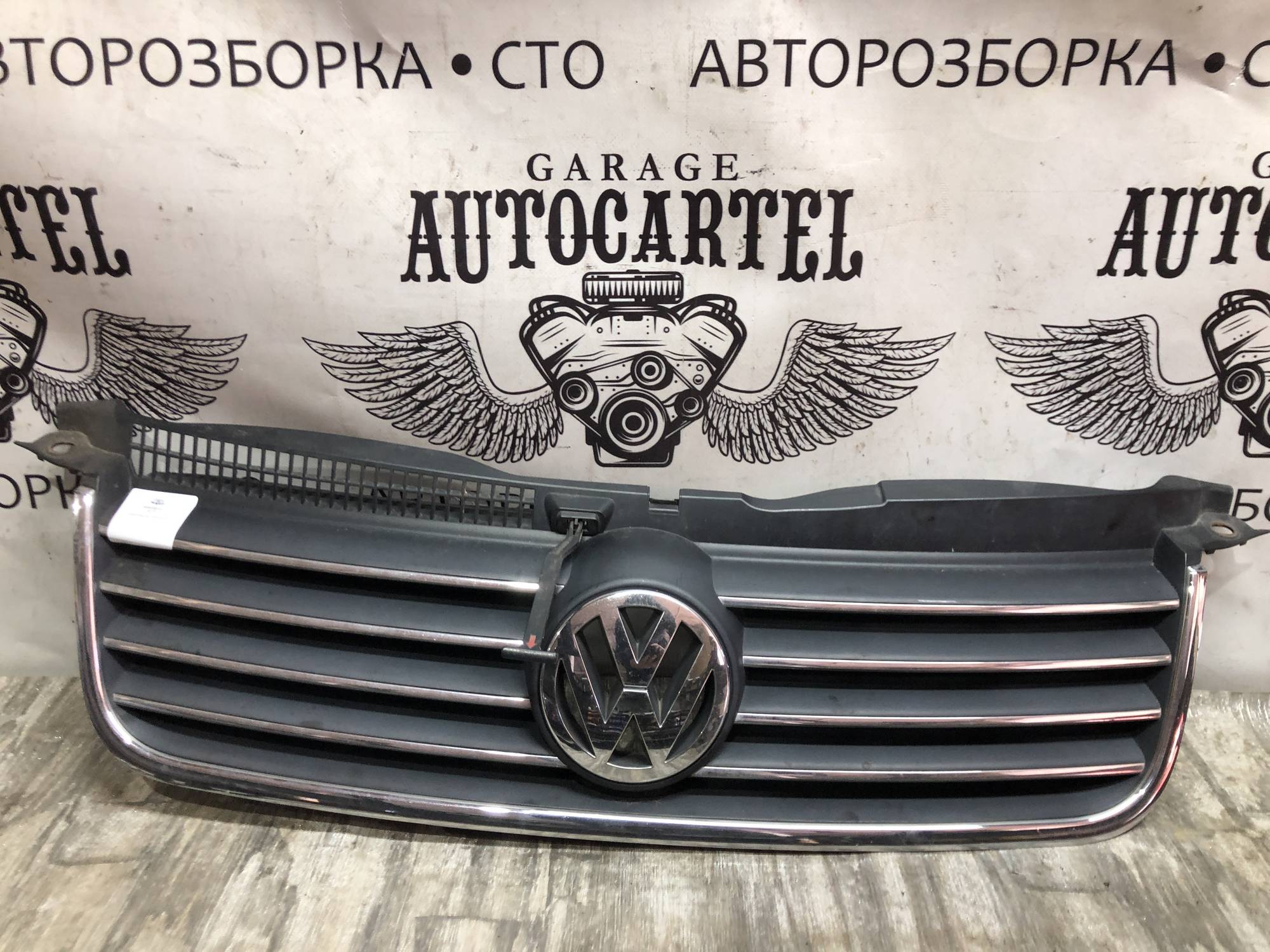 3b0853651k-1 Решітка радіатора VW Passat B5+ 2001-2005р.