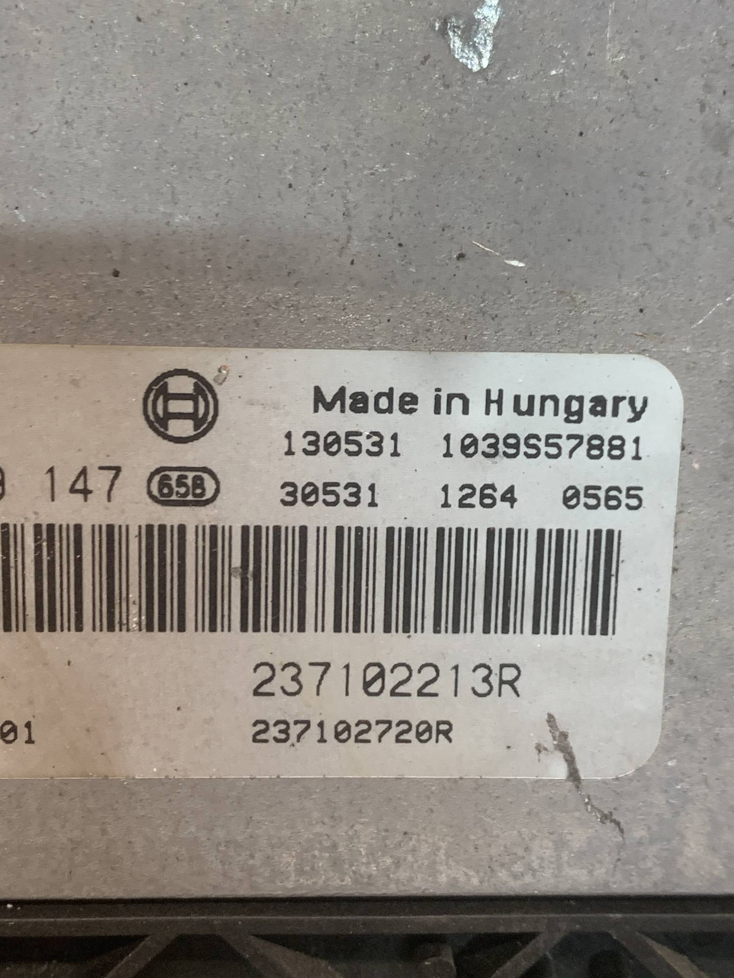 Блок керування двигуном ЕБУ Renault Dokker 1.5 DCI 237102213r