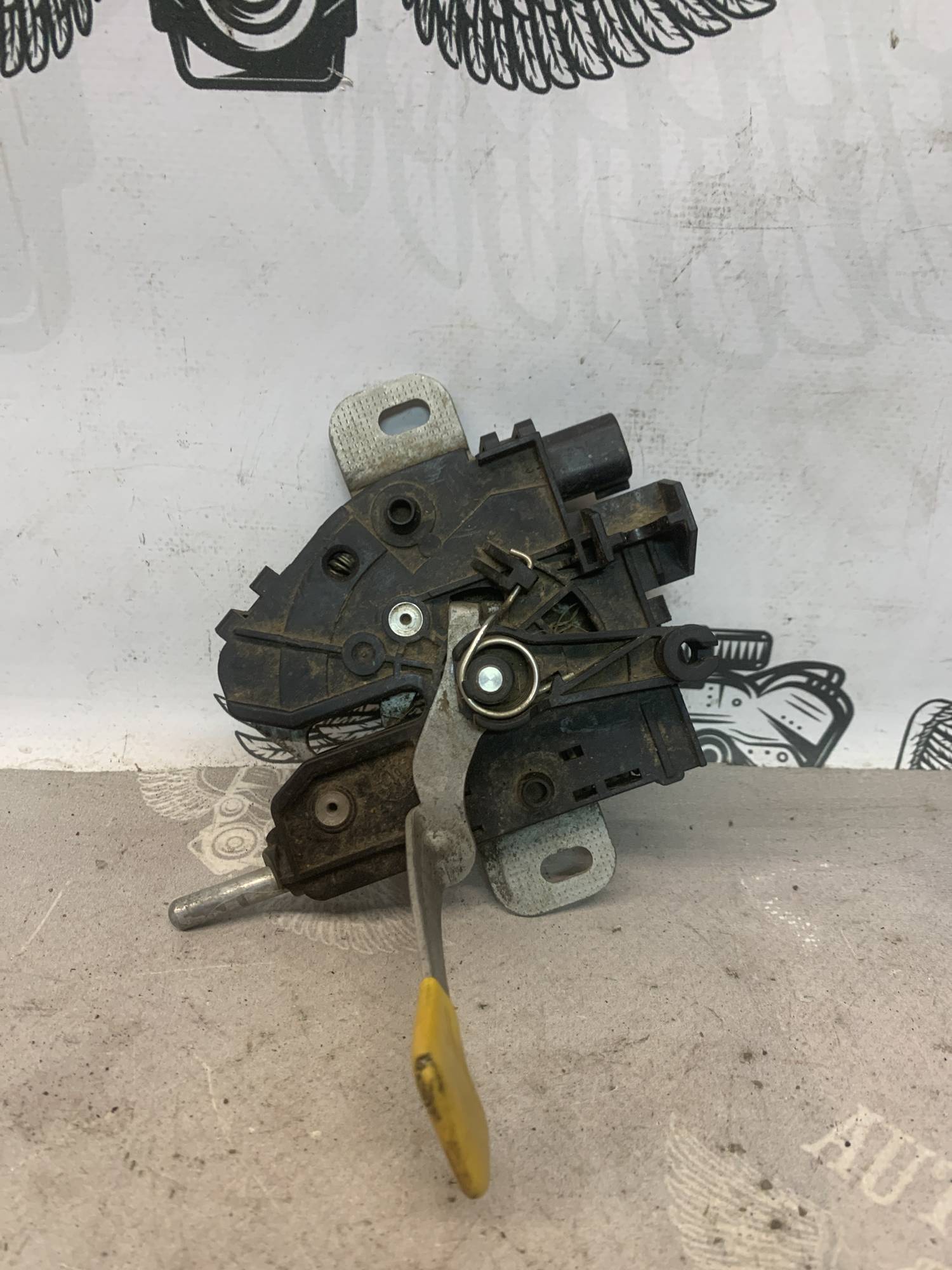 Замок капота Ford Transit 16700af